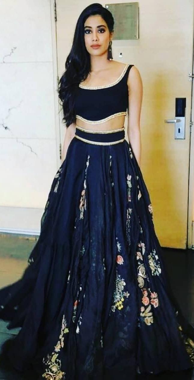 Photo - Instagram - Crop Top With Lehenga , HD Wallpaper & Backgrounds