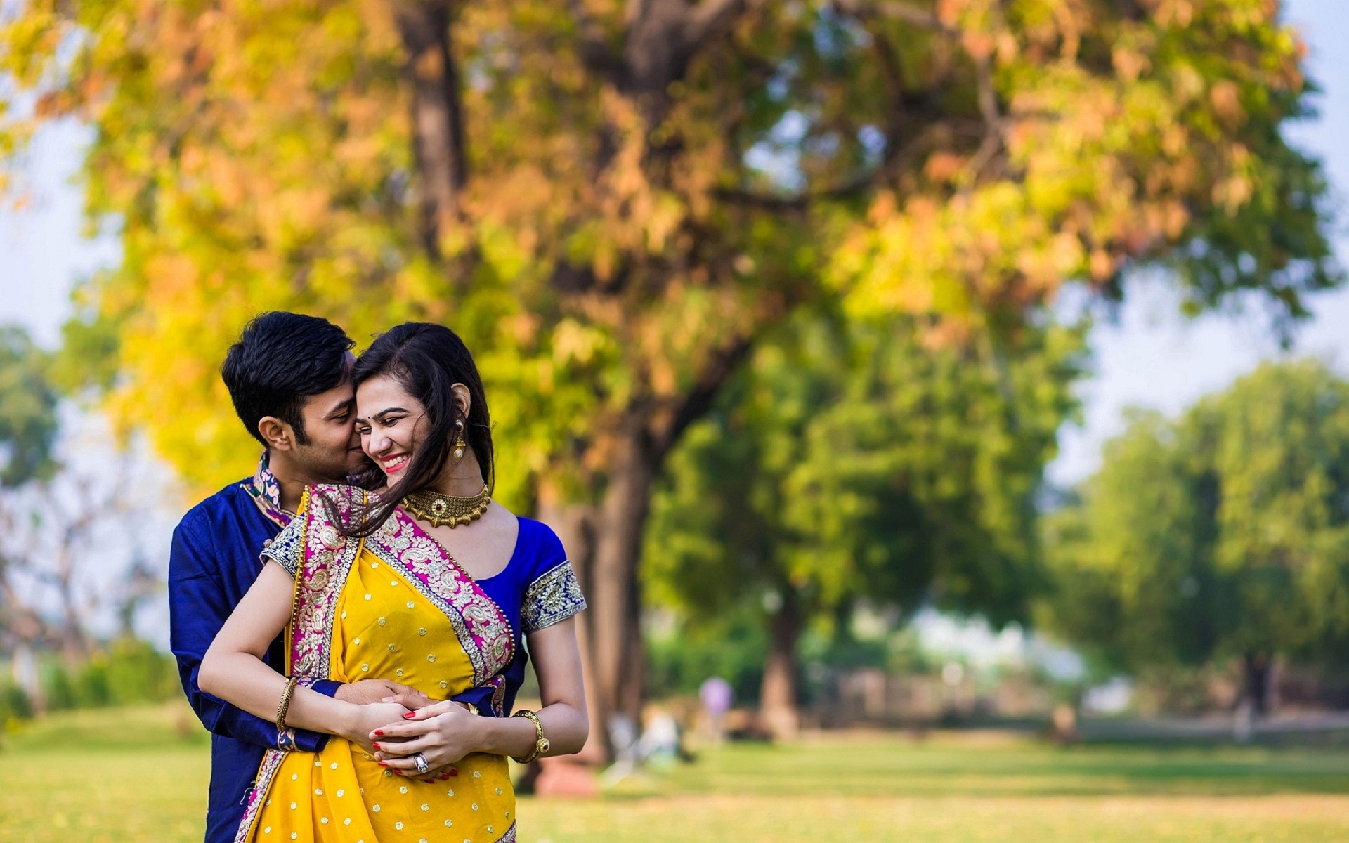 Happy New Indian Couple Love Hugs Wallpapers - Polo Forest Pre Wedding , HD Wallpaper & Backgrounds