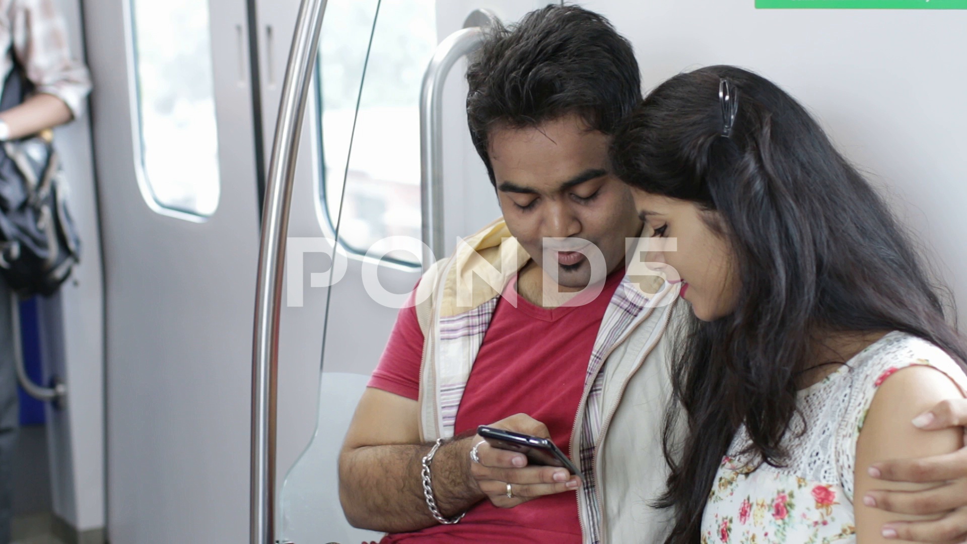 Indian Couple Car Kissing , HD Wallpaper & Backgrounds