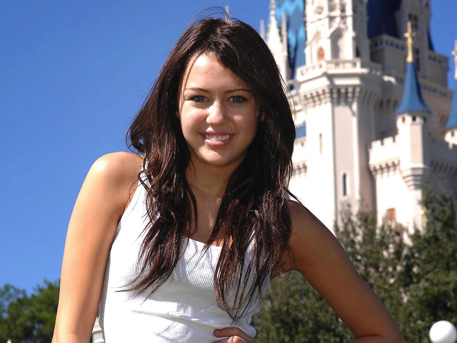 Hanna Montana, Miley Cyrus Hd Wallpapers, Wallpaper, - Miley Cyrus En Disney World , HD Wallpaper & Backgrounds