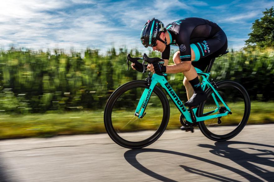 Bianchi Officially Unveils Oltre Xr4 Aero Road Bike - 2017 Bianchi Oltre Xr4 , HD Wallpaper & Backgrounds