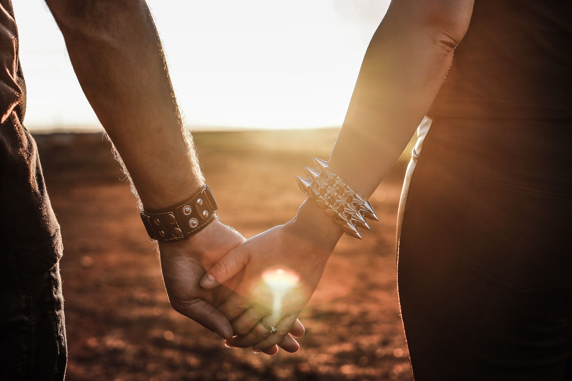 Romantic Couple Holding Hands In Garden Wallpaper Romantic Lovers Images Hd...
