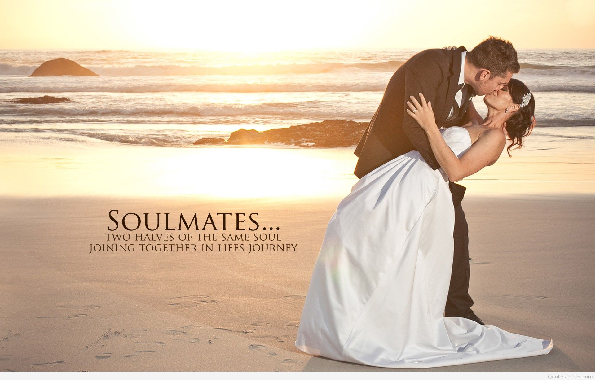 Happy Wedding Kissing Couple Hd Wallpaper - Quotes On Wedding Couple , HD Wallpaper & Backgrounds