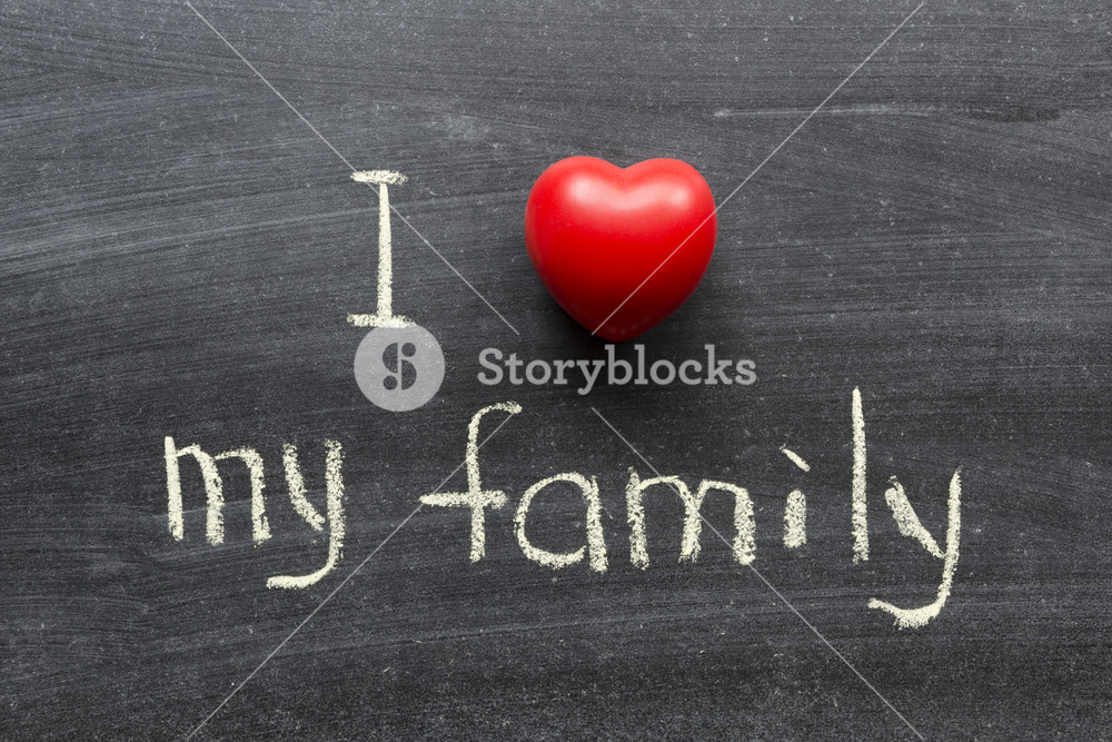 I Love My Family Phrase Handwritten On The School Blackboard - Heart , HD Wallpaper & Backgrounds