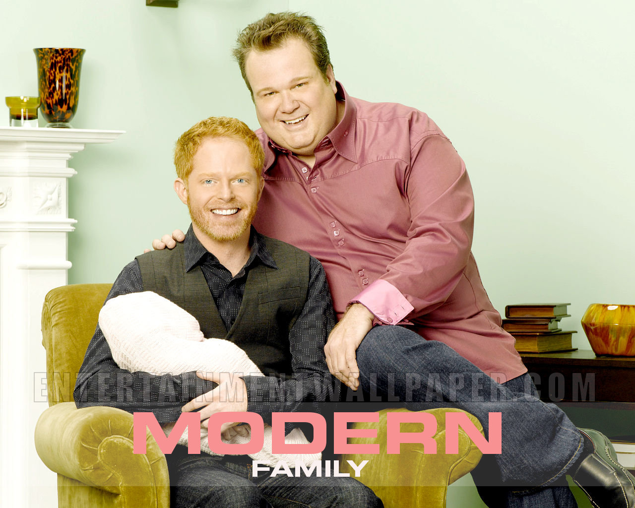 Modern Family Wallpaper - Cam Season 1 Modern Family , HD Wallpaper & Backgrounds