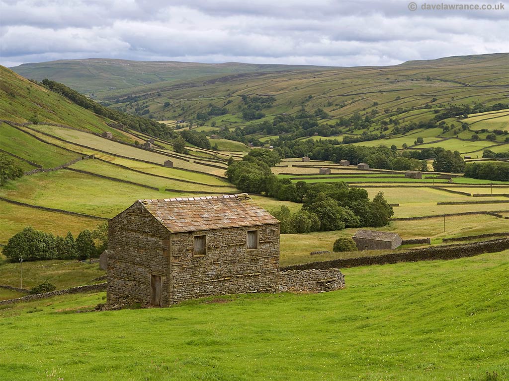 A View Down Swaledale , From Near Thwaite - Spring Yorkshire Dales , HD Wallpaper & Backgrounds