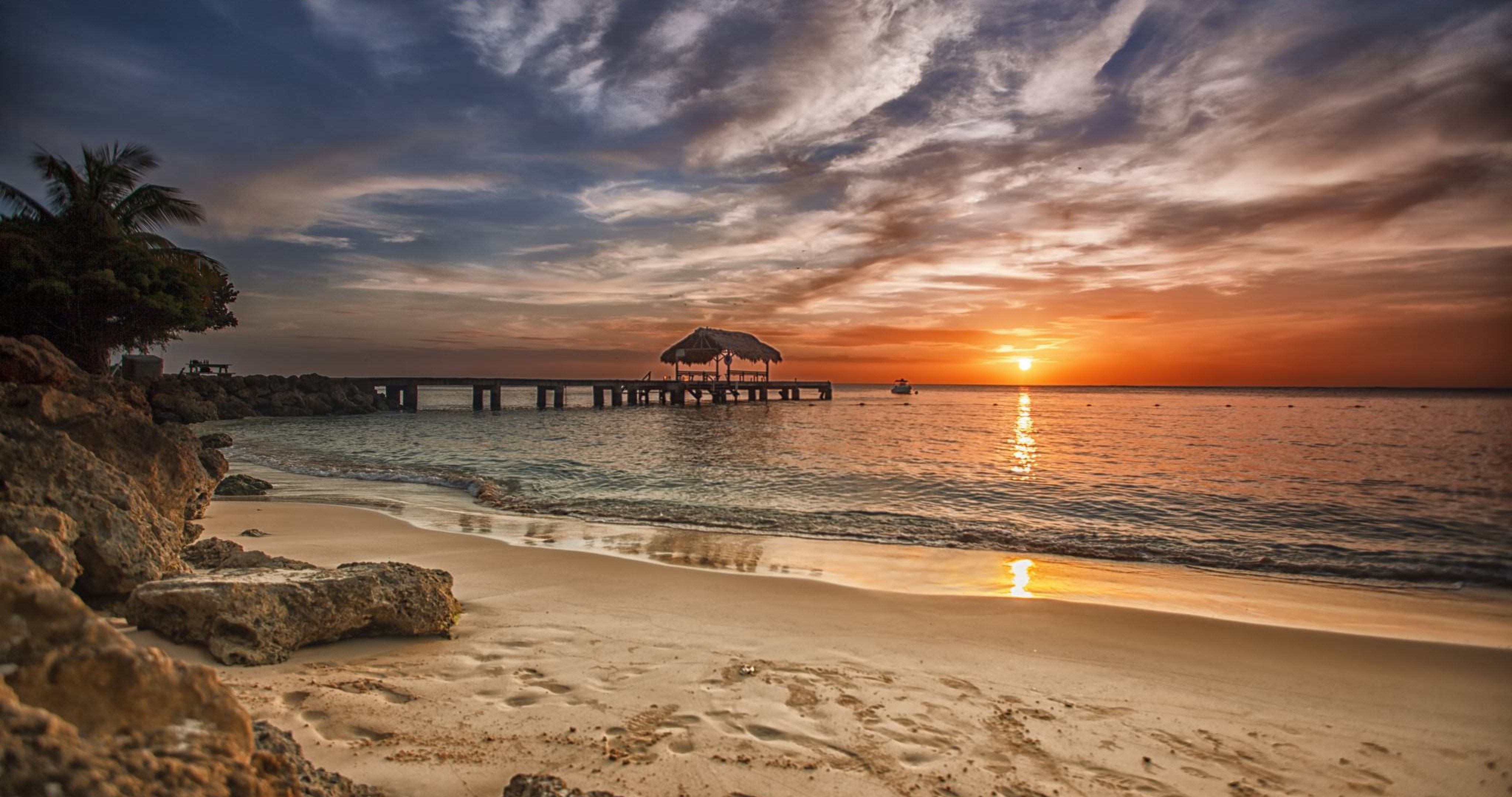 Sunshine Sea 4k Ultra Hd Wallpaper - Pigeon Point Tobago Sunset , HD Wallpaper & Backgrounds