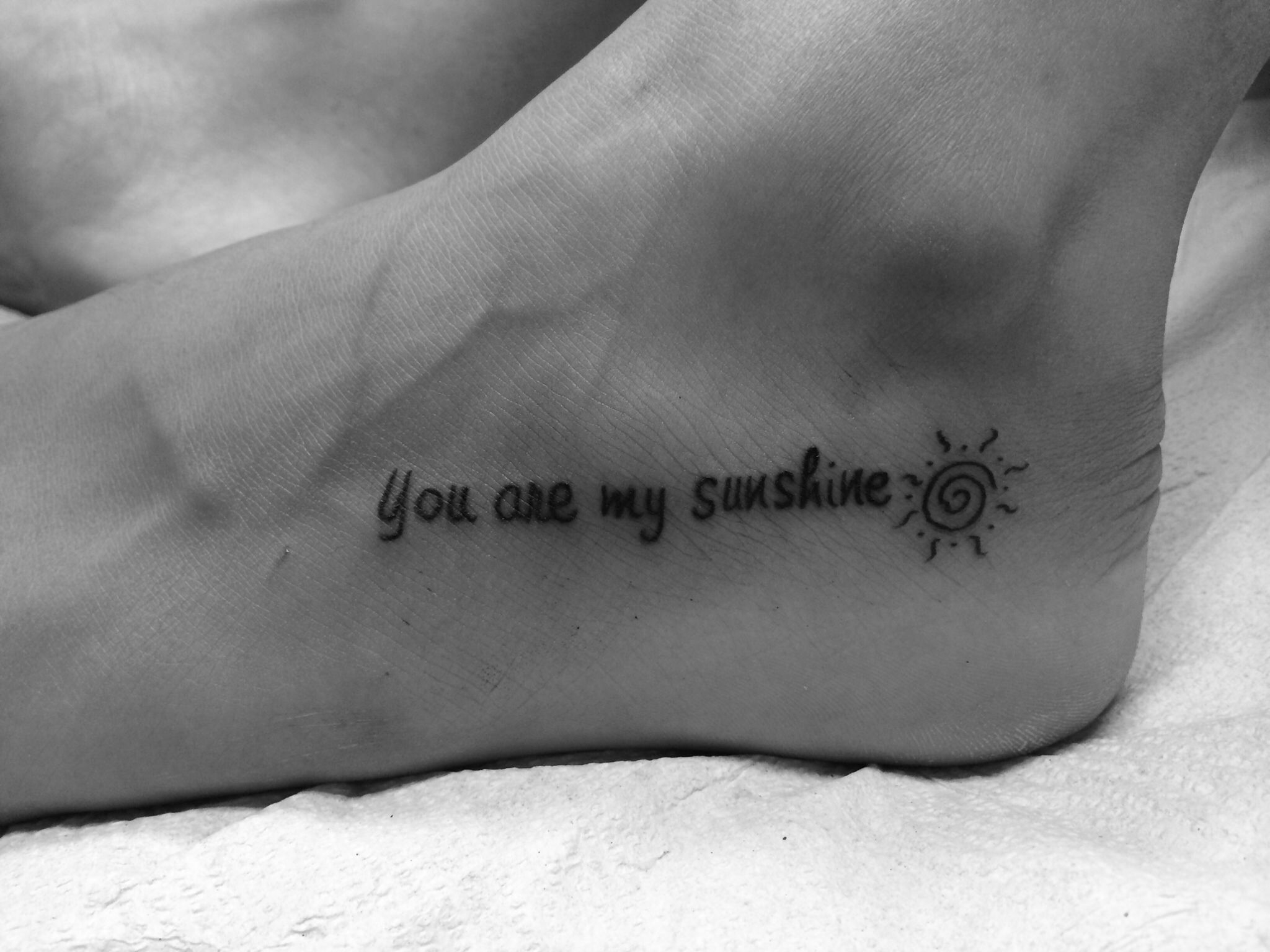 Beautiful You Are My Sunshine Tattoo On The Foot - You Are The Sun Tattoo , HD Wallpaper & Backgrounds