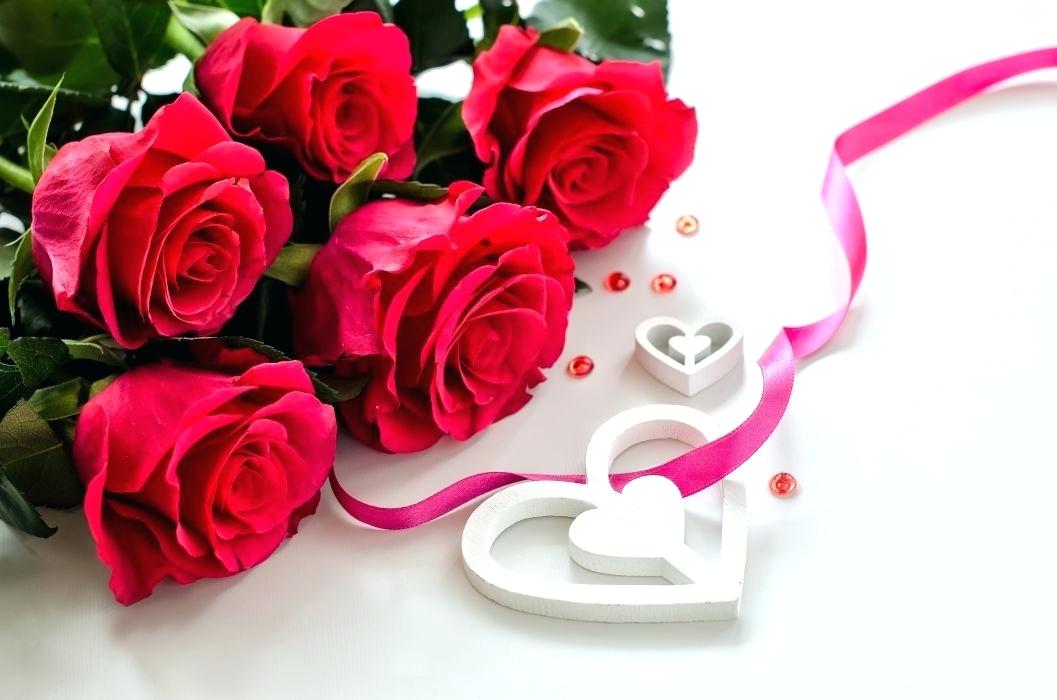 Valentines Day Flowers Wallpaper Valentines Day Mood - Love Roses And Hearts , HD Wallpaper & Backgrounds