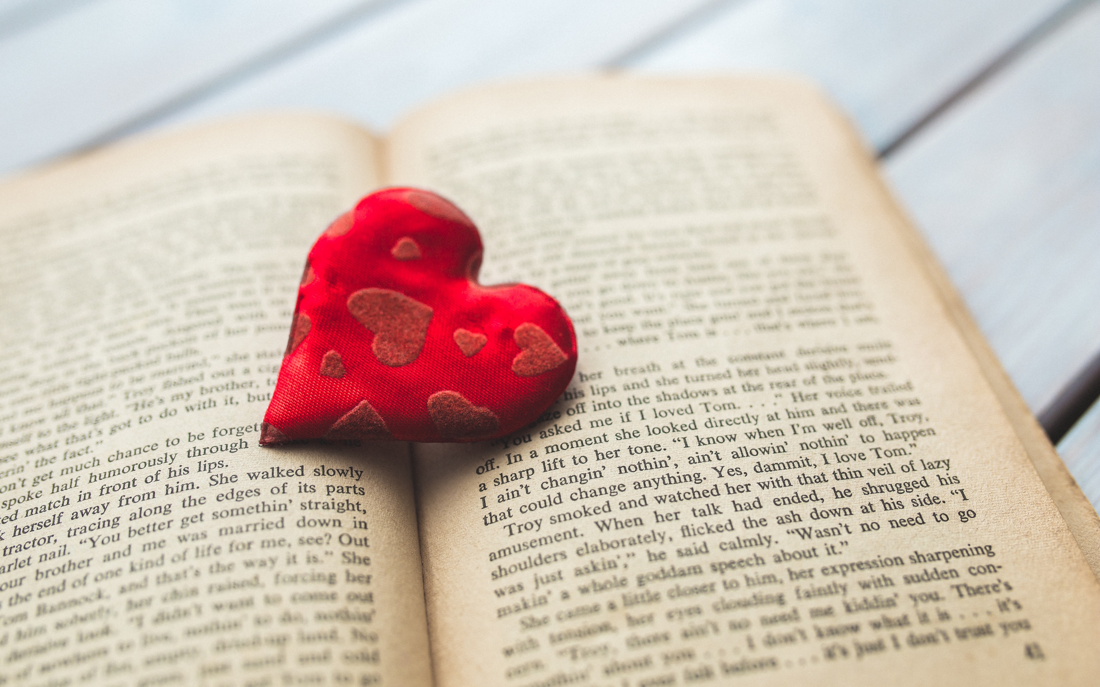 Wallpaper Heart, Book, Love - Ultra Hd S Wallpaper Hd Love , HD Wallpaper & Backgrounds