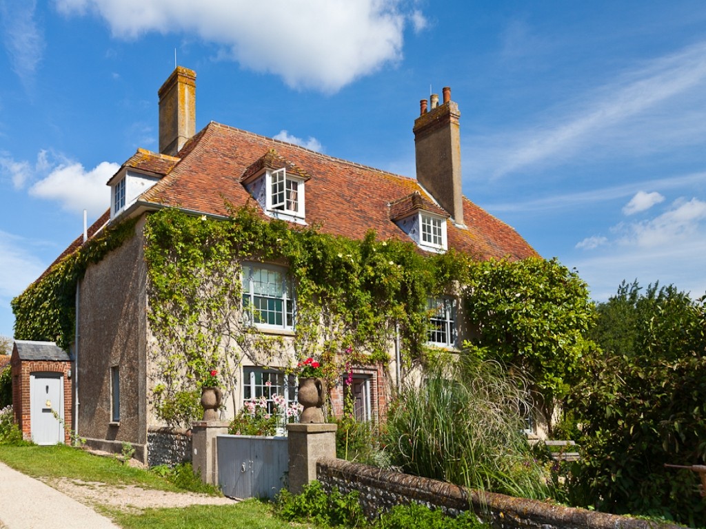 England Country Wallpaper For Iphone As Wallpaper Hd - English Ivy On Houses , HD Wallpaper & Backgrounds