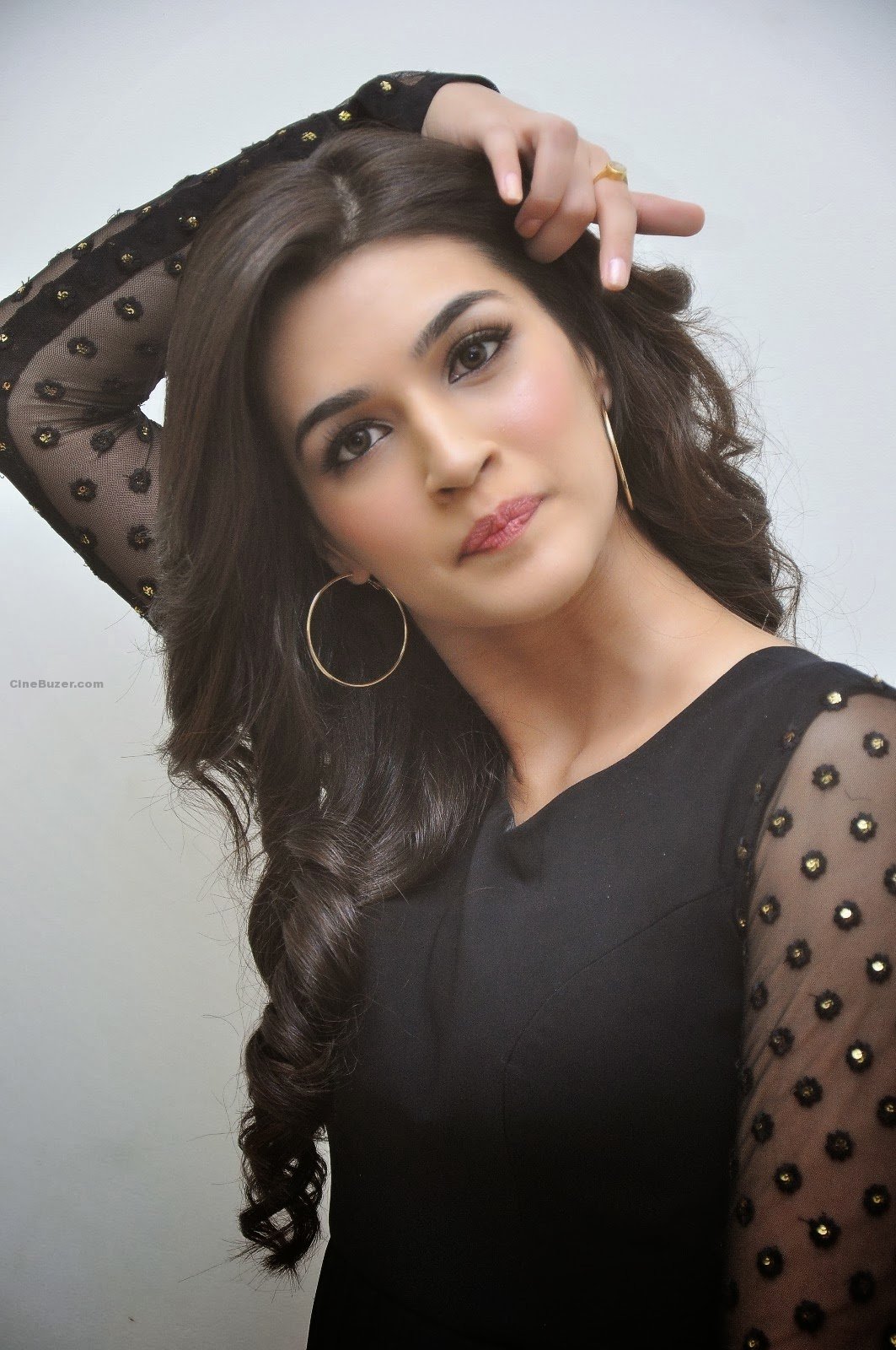 Heropanti Hd Wallpaper - Kriti Sanon Full Hd , HD Wallpaper & Backgrounds