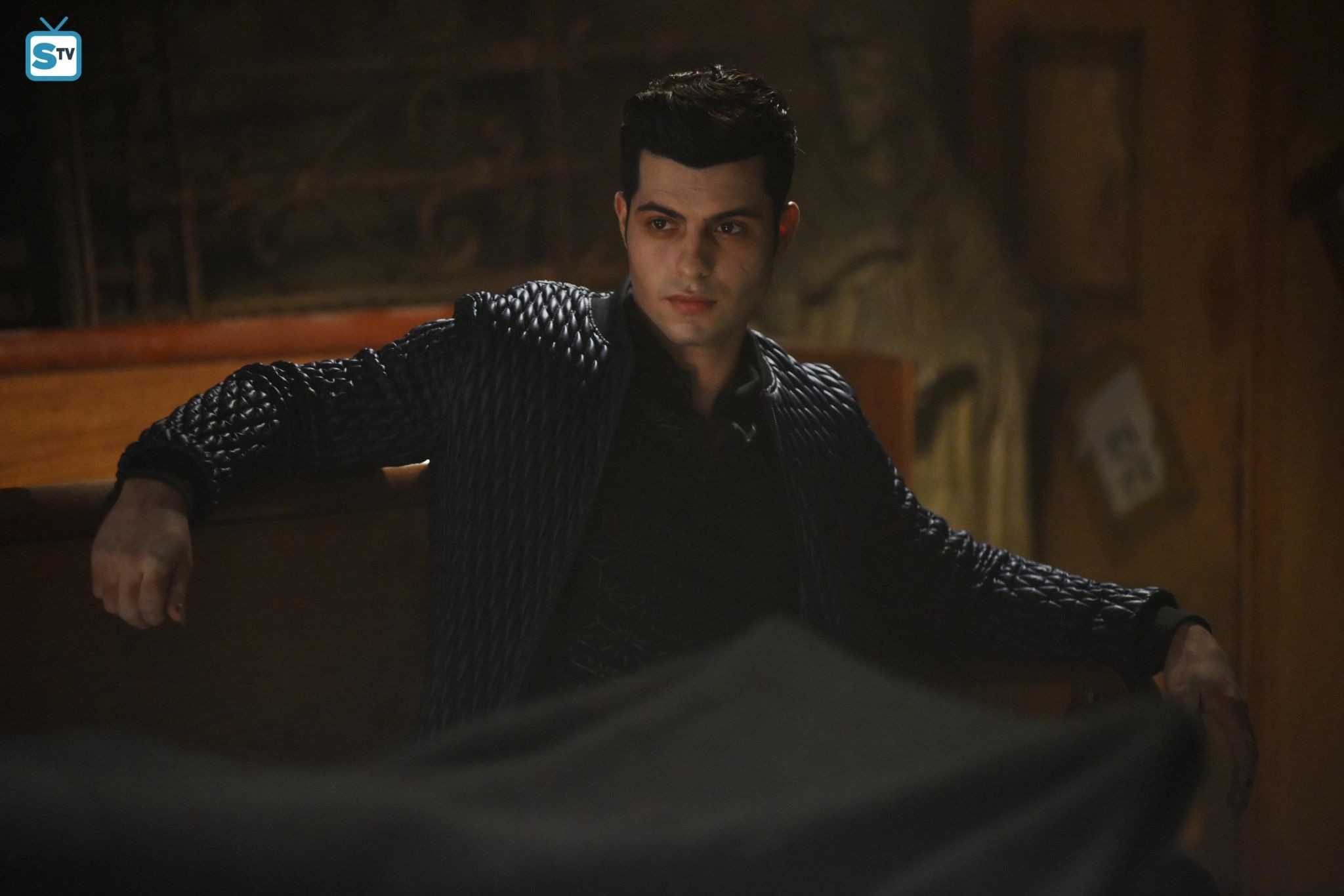 Shadowhunters Wallpapers For Ipad 2 Wtg20064409 David Castro Rafael Shadowhunters 221221 Hd Wallpaper Backgrounds Download