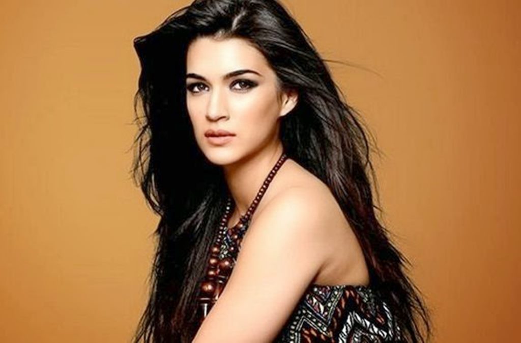 Kriti Sanon Hd Wallpaper - Justin Sanon , HD Wallpaper & Backgrounds