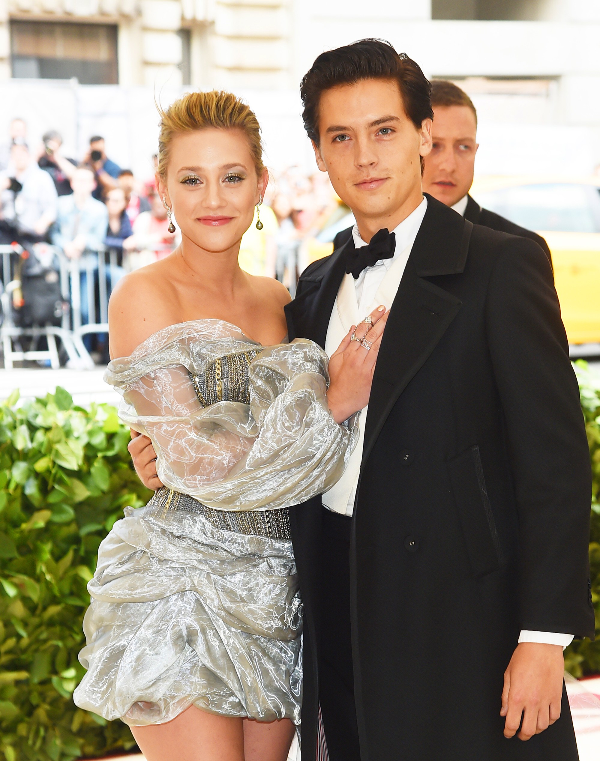 Cole Sprouse Says Girlfriend Lili Reinhart 'was A Tough - Brittany Murphy And Lili Reinhart , HD Wallpaper & Backgrounds