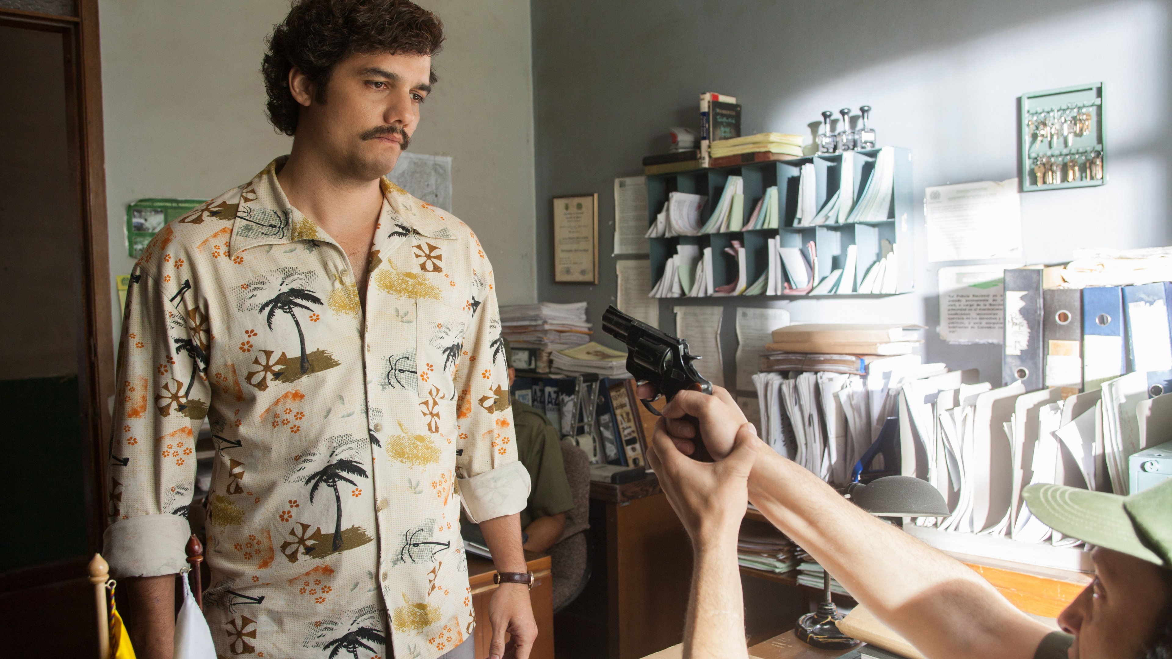 2k - Narcos Mexico Pablo Escobar , HD Wallpaper & Backgrounds