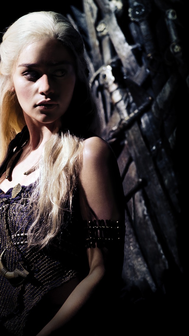 Daenerys Targaryen, Emilia Clarke, Tv Series, 8k - Daenerys On Iron Throne , HD Wallpaper & Backgrounds