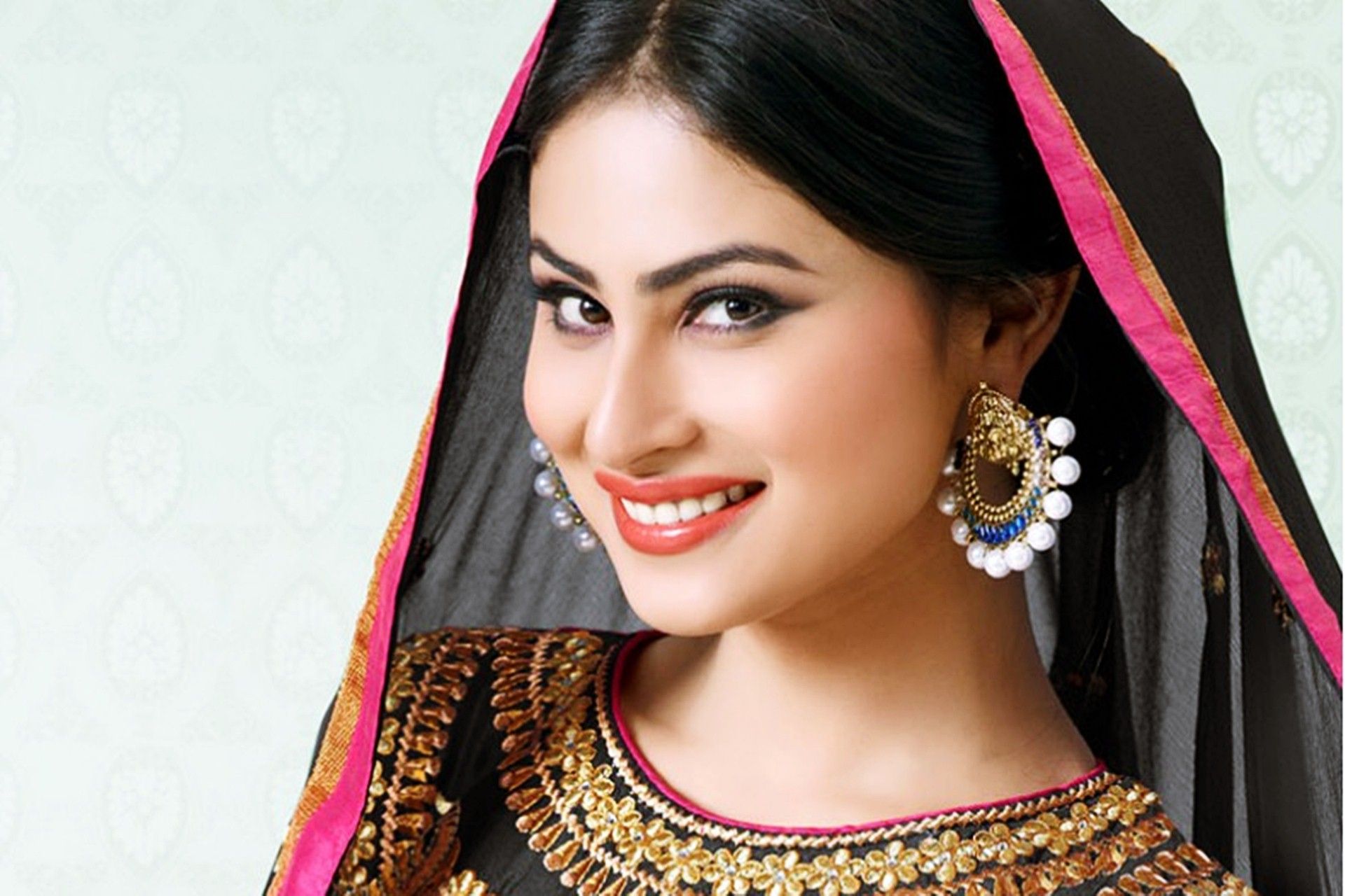 Mouni Roy Wallpapers Hd Backgrounds, Images, Pics, - Mouni Roy , HD Wallpaper & Backgrounds