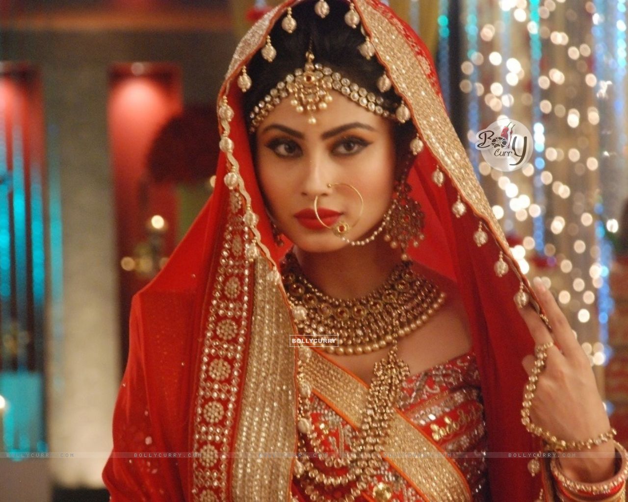 Mouni Roy Size - Mouni Roy , HD Wallpaper & Backgrounds