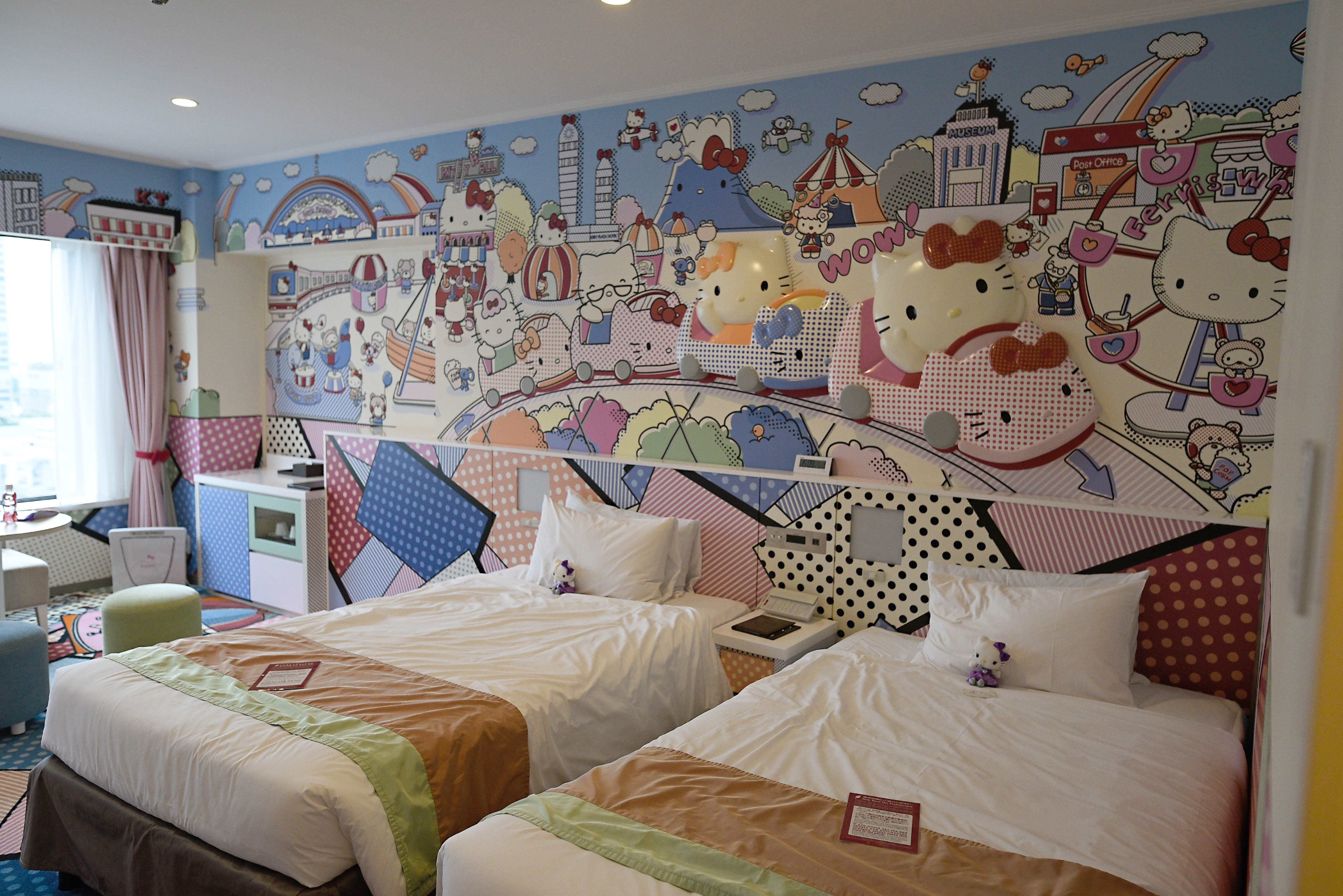 There Were Hello Kitty Details On Everything In The - Bedroom , HD Wallpaper & Backgrounds