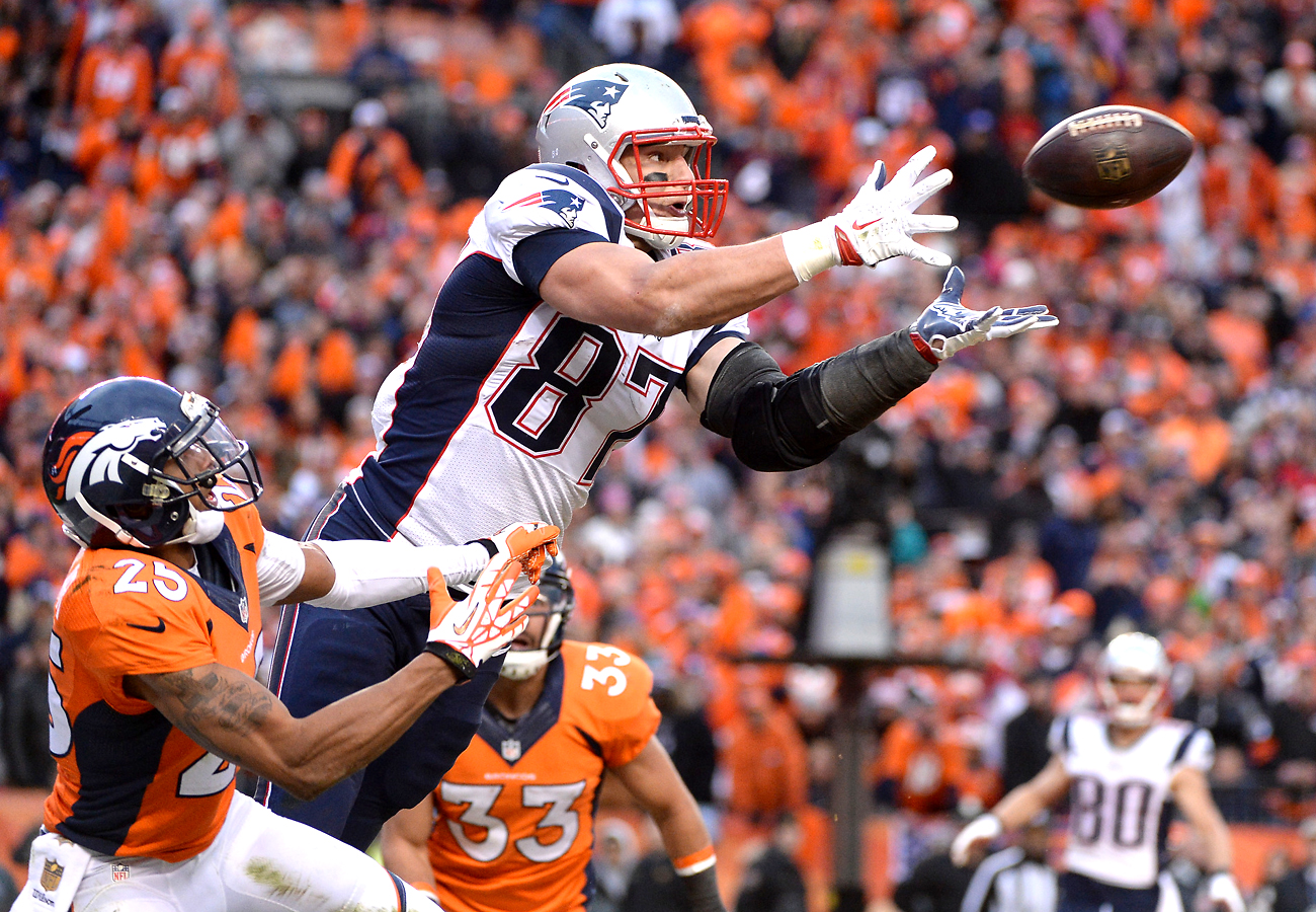 At 6'6 And 265, Gronkowski Towers - Sprint Football , HD Wallpaper & Backgrounds