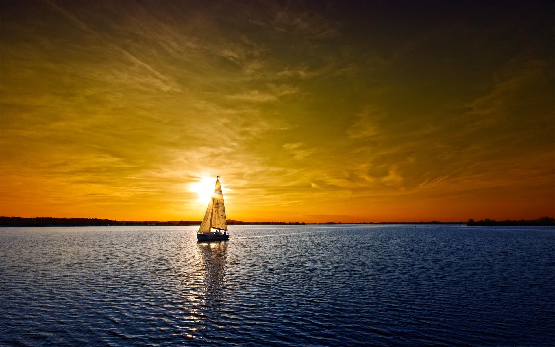 Boat In The Sea At Sunset Wallpaper - Boat In The Sea , HD Wallpaper & Backgrounds