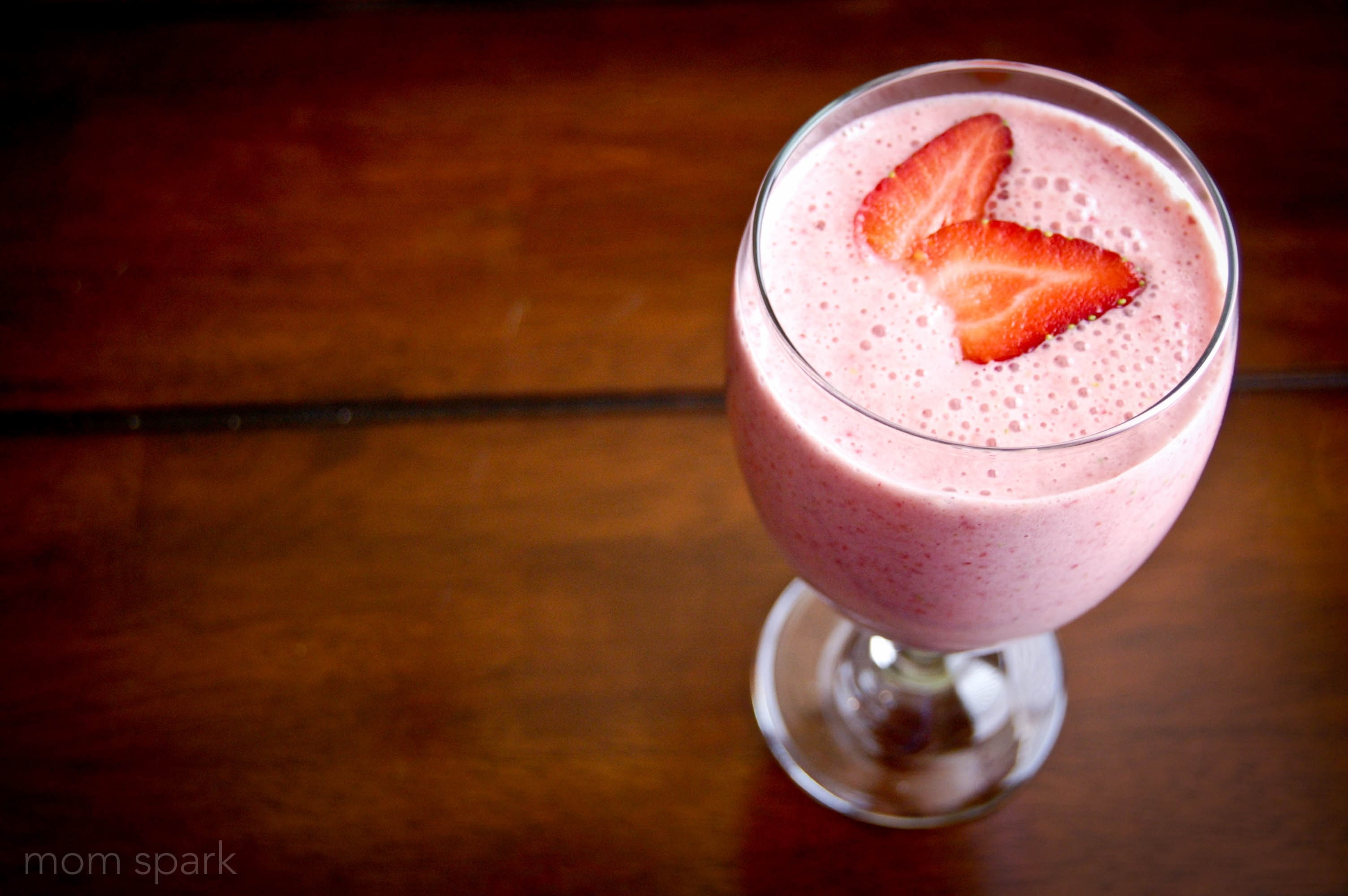 Drink, Food, Glass, Milkshake, Smoothie, Strawberries, - Milkshake Hd , HD Wallpaper & Backgrounds