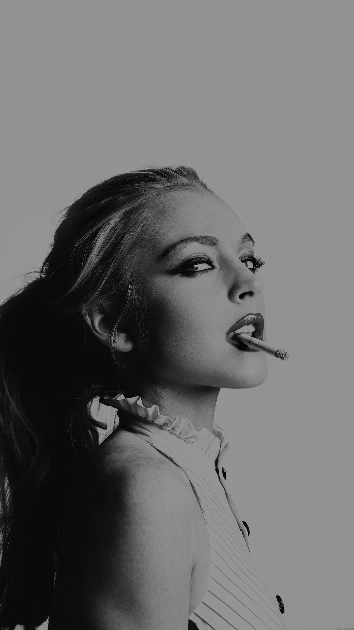 Hc40 Lindsay Lohan Smoking Dark Lips Sexy Actress Celebrity - Lindsey Vonn Black And White , HD Wallpaper & Backgrounds