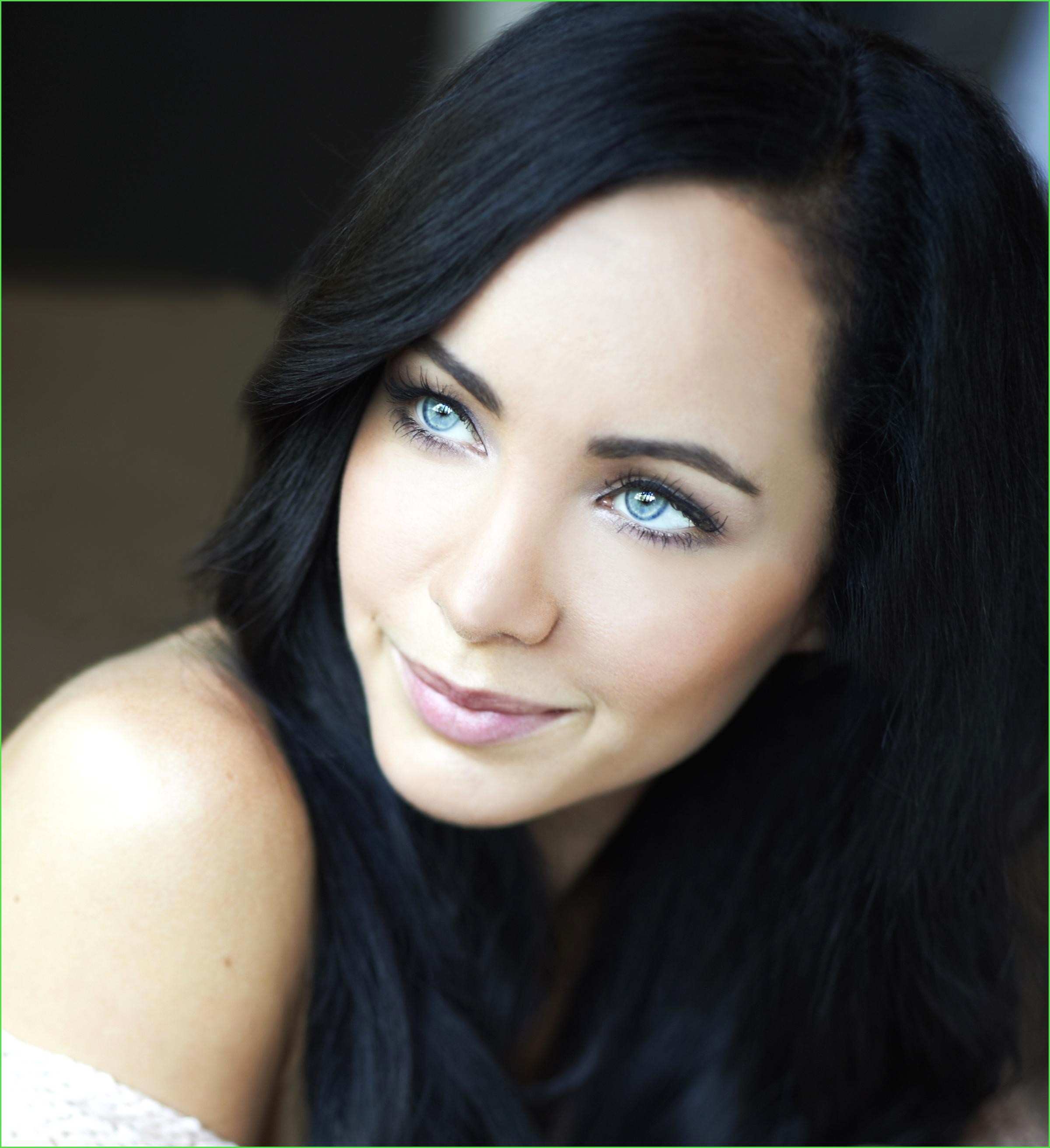 Female Celebrities With Black Hair And Blue Eyes Astonishing