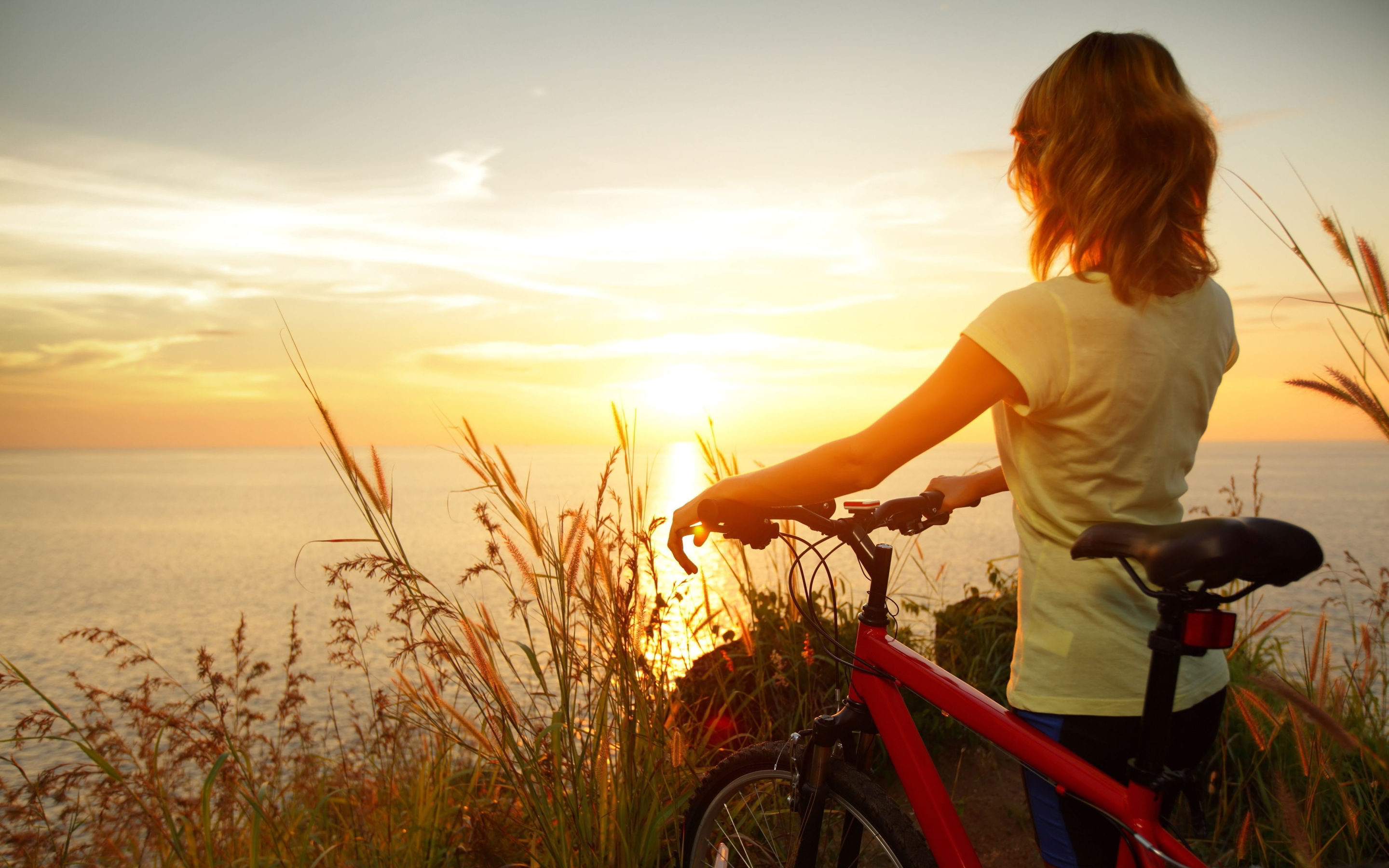 Biker Girl Watch Sunset - Girl And Sun Set , HD Wallpaper & Backgrounds