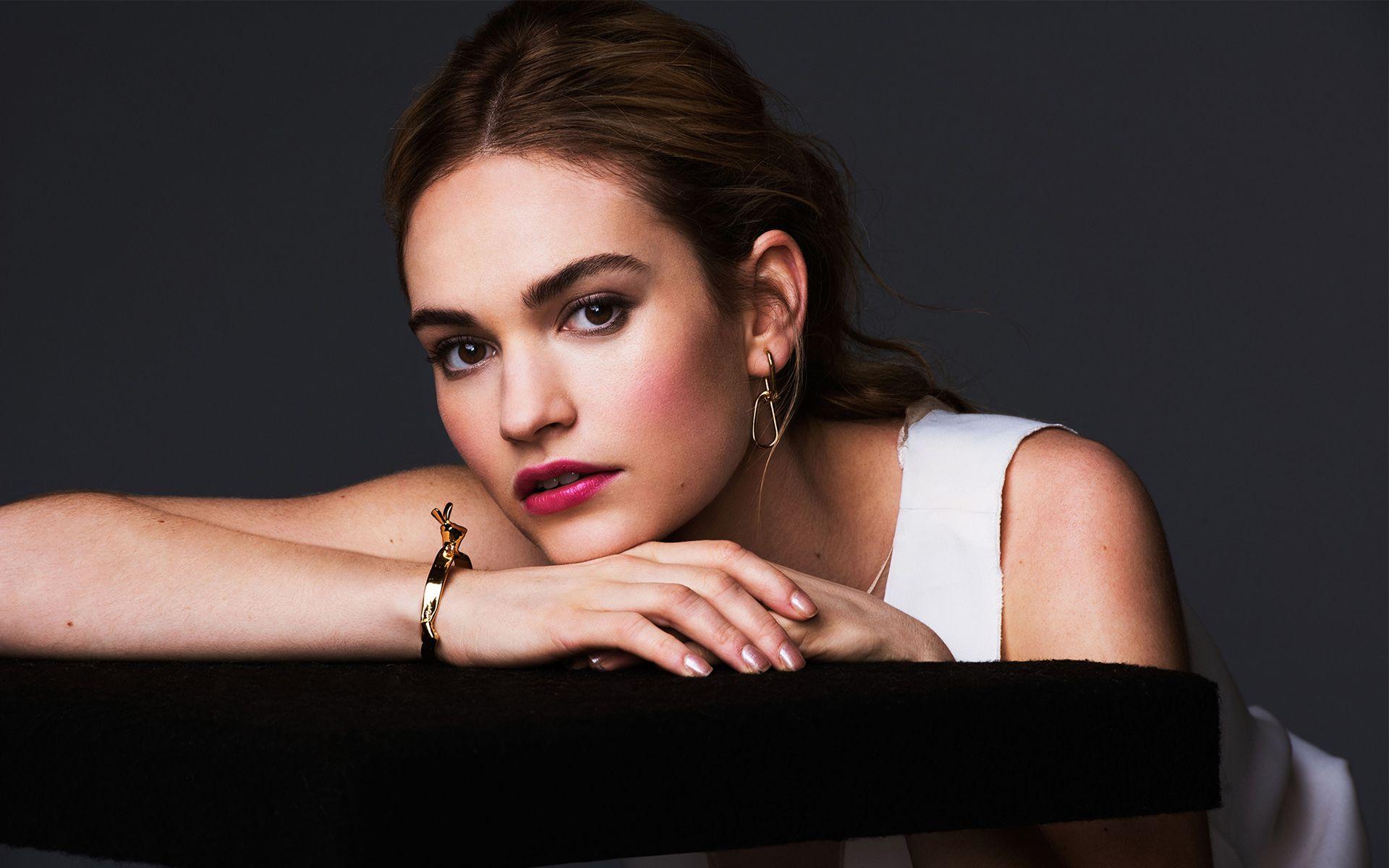 Lily James Wallpapers - Lily James , HD Wallpaper & Backgrounds