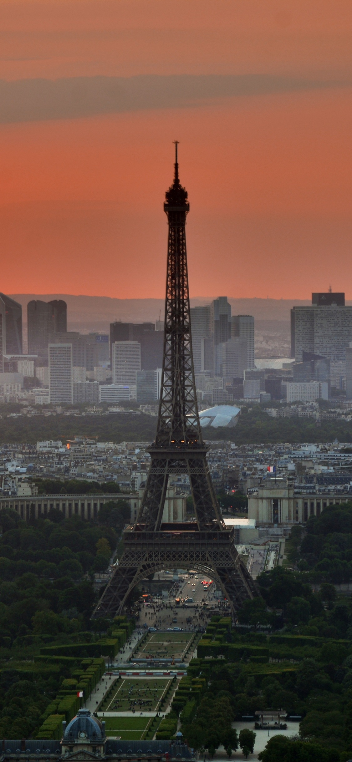 Eiffel Tower In Paris 4k - Iphone X Wallpaper 4k City , HD Wallpaper & Backgrounds