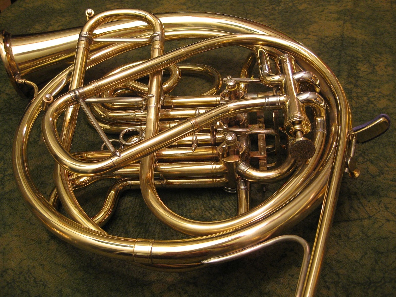View All French Horn Wallpapers - French Horn Lead Pipe , HD Wallpaper & Backgrounds