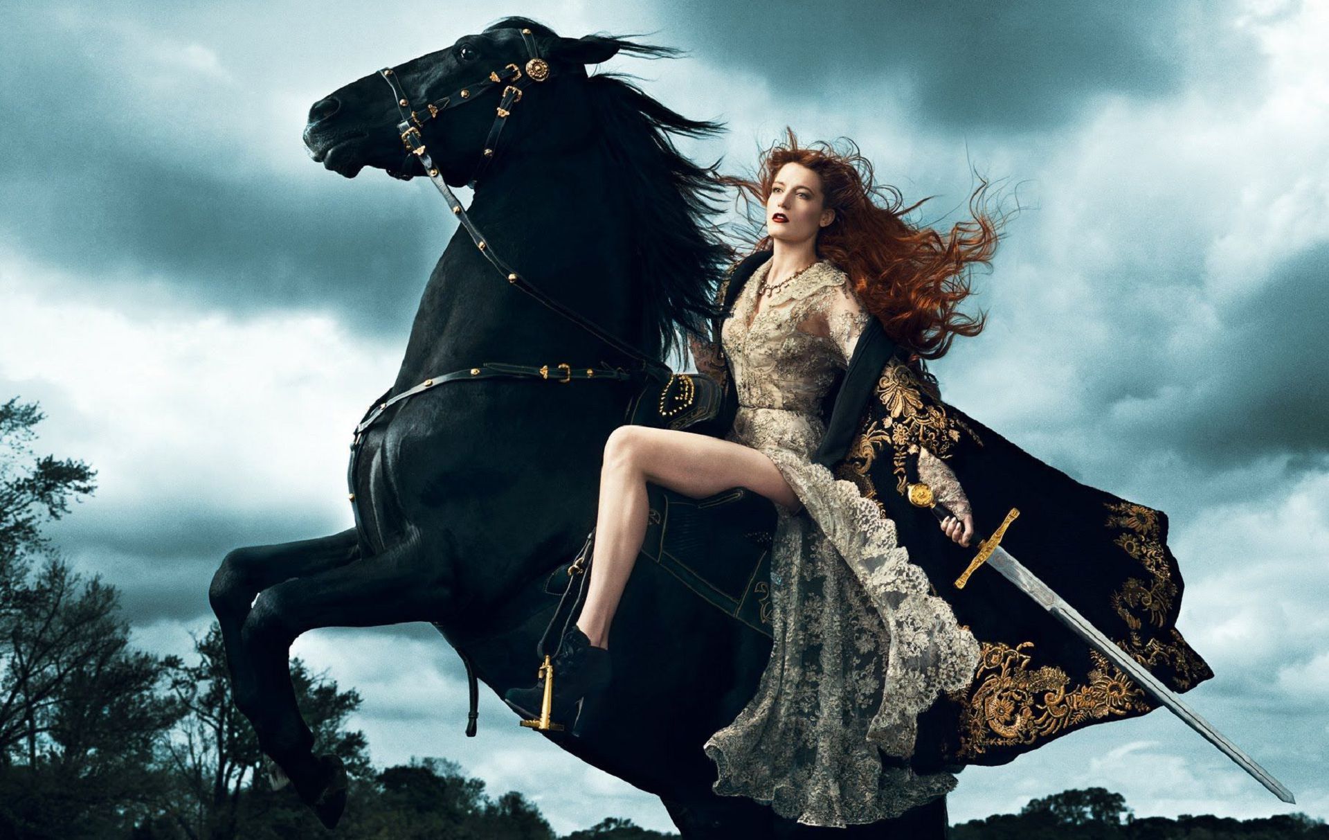 Florence And The Machine Wallpaper - Florence Welch On A Horse , HD Wallpaper & Backgrounds