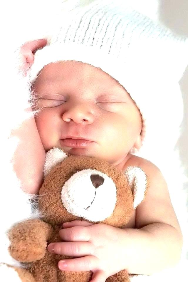Baby Hugging Teddy Bear , HD Wallpaper & Backgrounds