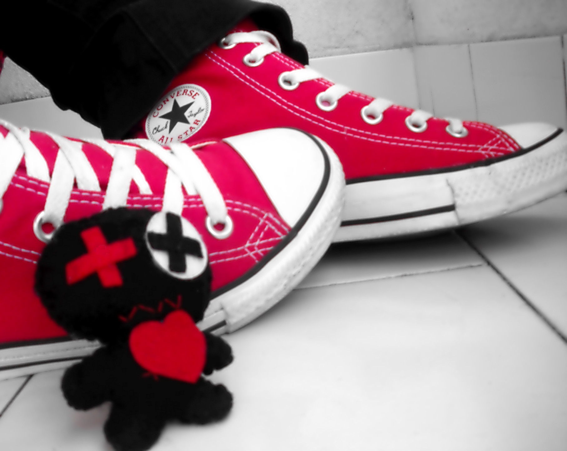Emo Converse Shoes , HD Wallpaper & Backgrounds