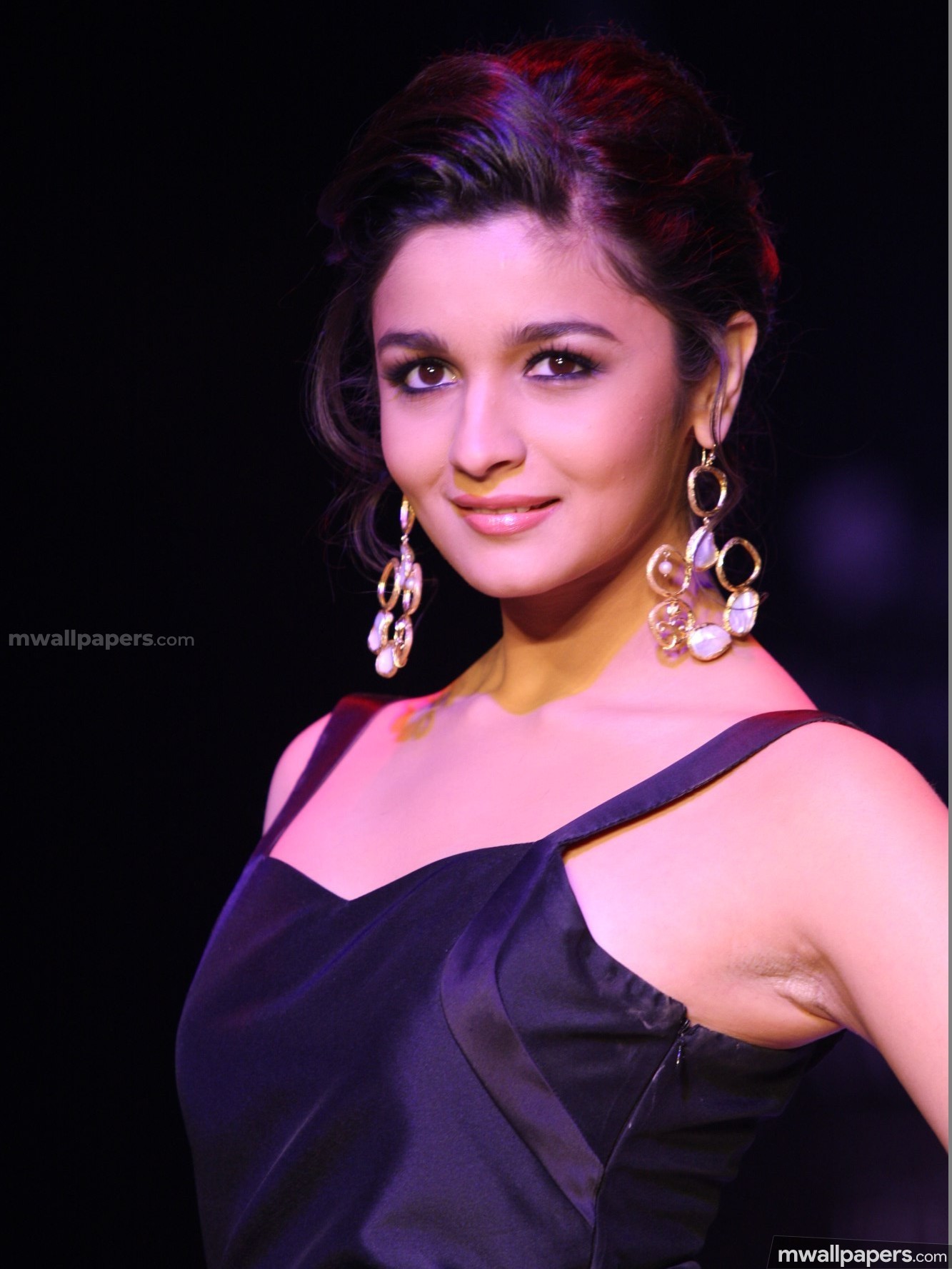 Alia Bhatt Walk On Ramp , HD Wallpaper & Backgrounds