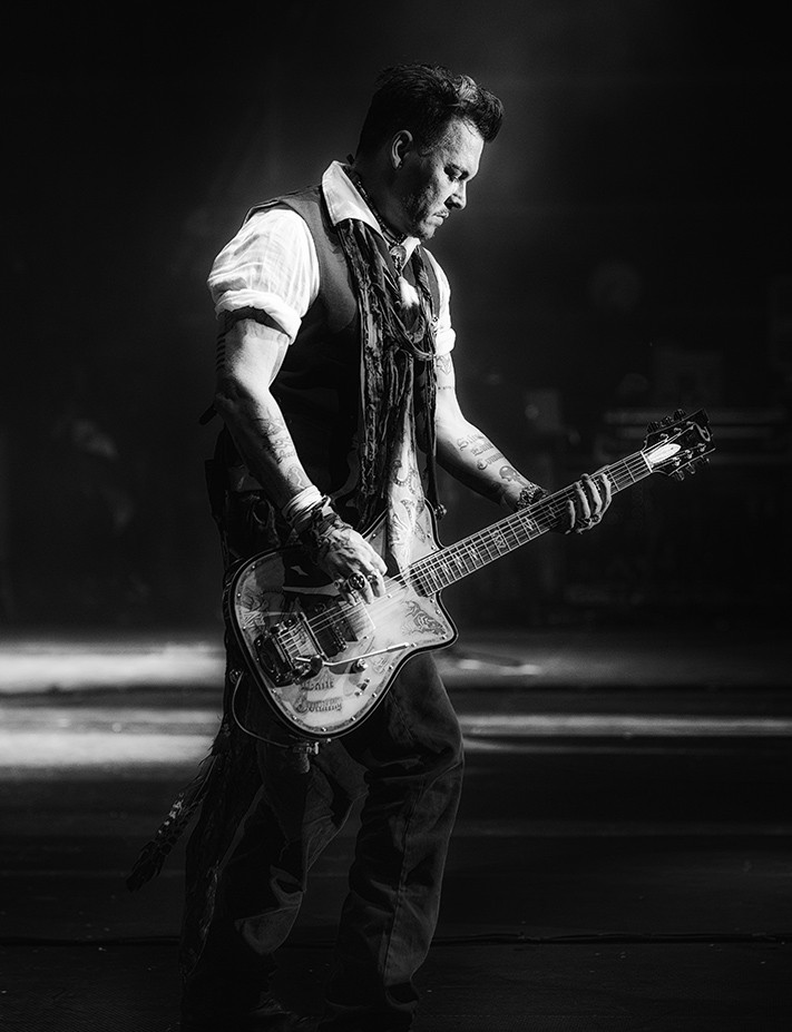 Johnny Depp With Guitar , HD Wallpaper & Backgrounds
