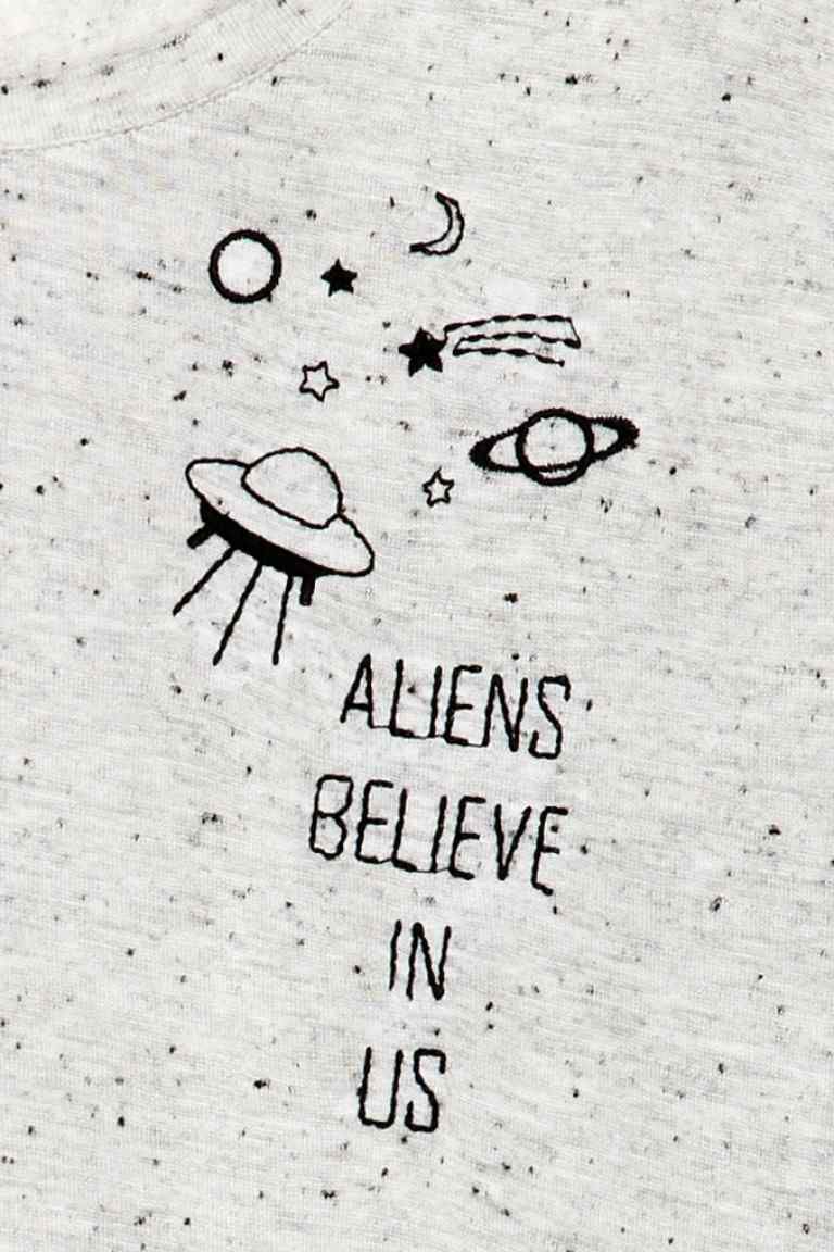 Aliens Believe In Us , HD Wallpaper & Backgrounds