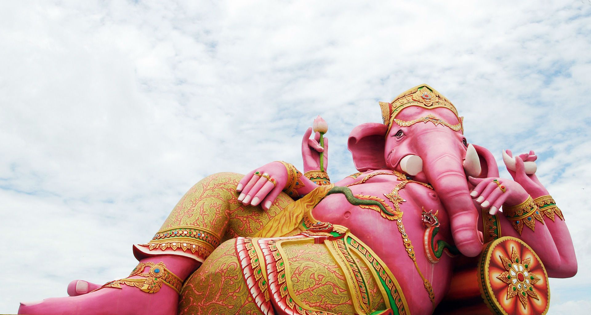 Download Ganesh Chaturthi Hd Image - Wat Saman Rattanaram , HD Wallpaper & Backgrounds