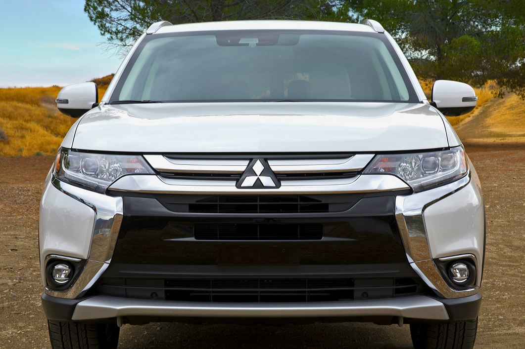 2019 Mitsubishi Outlander Front View White Color Headlights - Mitsubishi Outlander 2018 Front , HD Wallpaper & Backgrounds