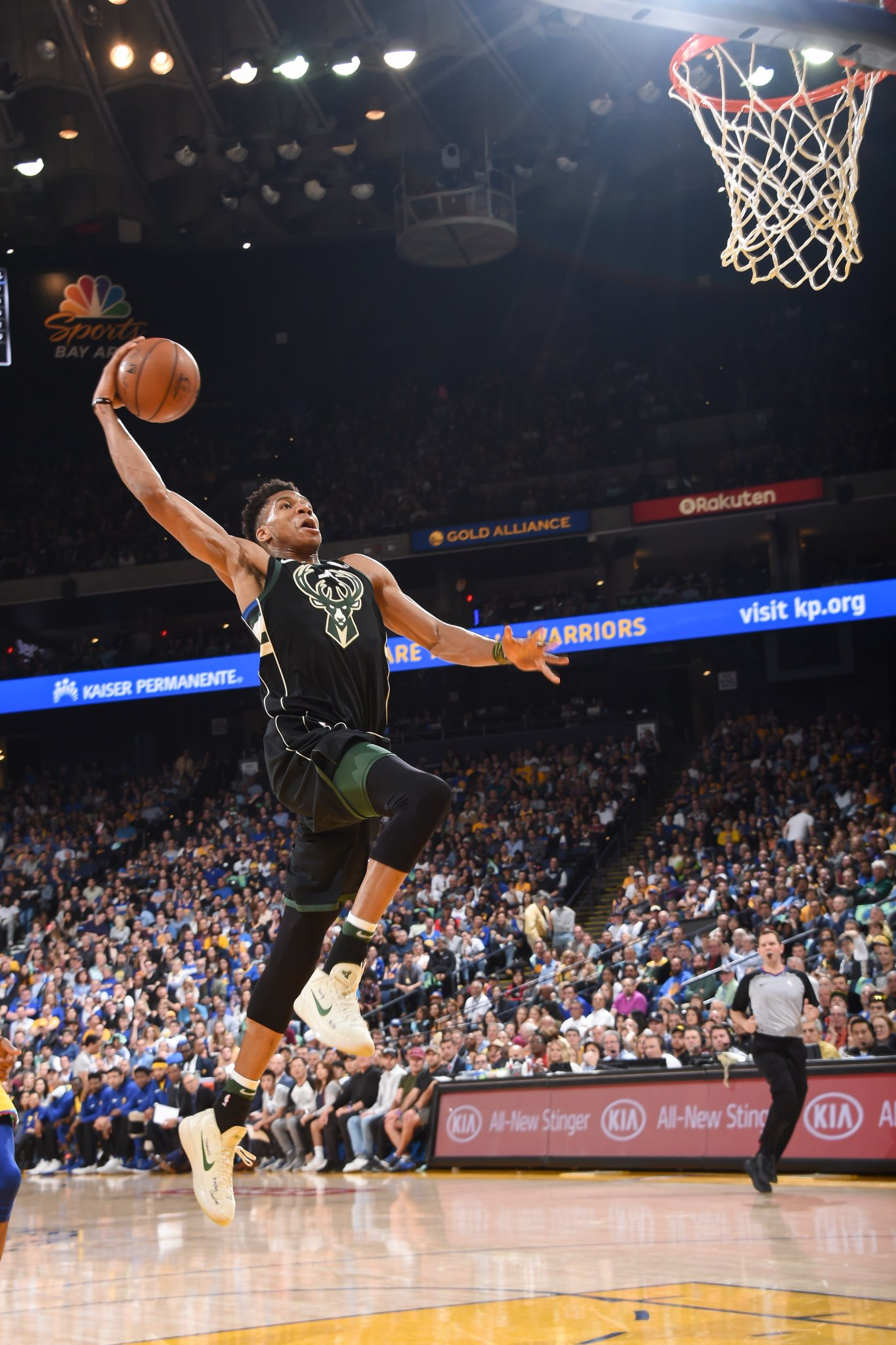 Giannis Antetokounmpo Wallpaper, Nba Wallpapers, Basketball - Giannis Antetokounmpo Wallpaper Posterize , HD Wallpaper & Backgrounds