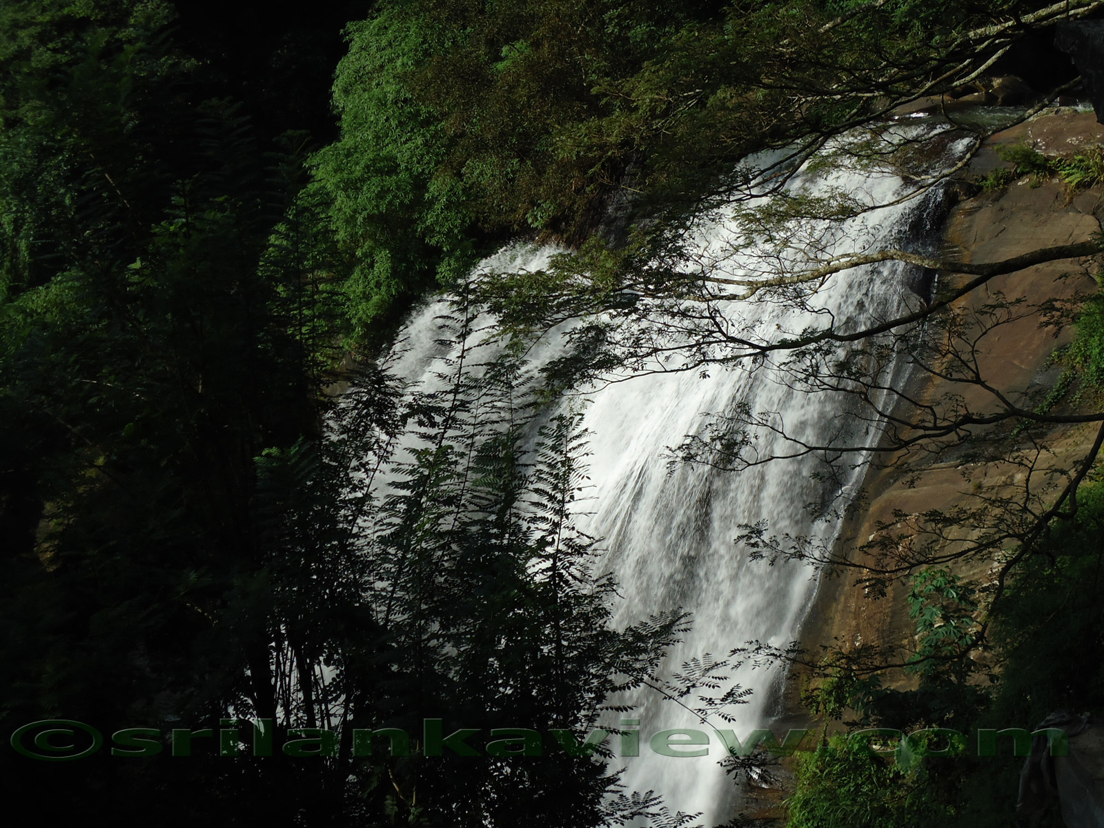 Hulu Ganga Falls- Bambarella Route - Waterfall , HD Wallpaper & Backgrounds