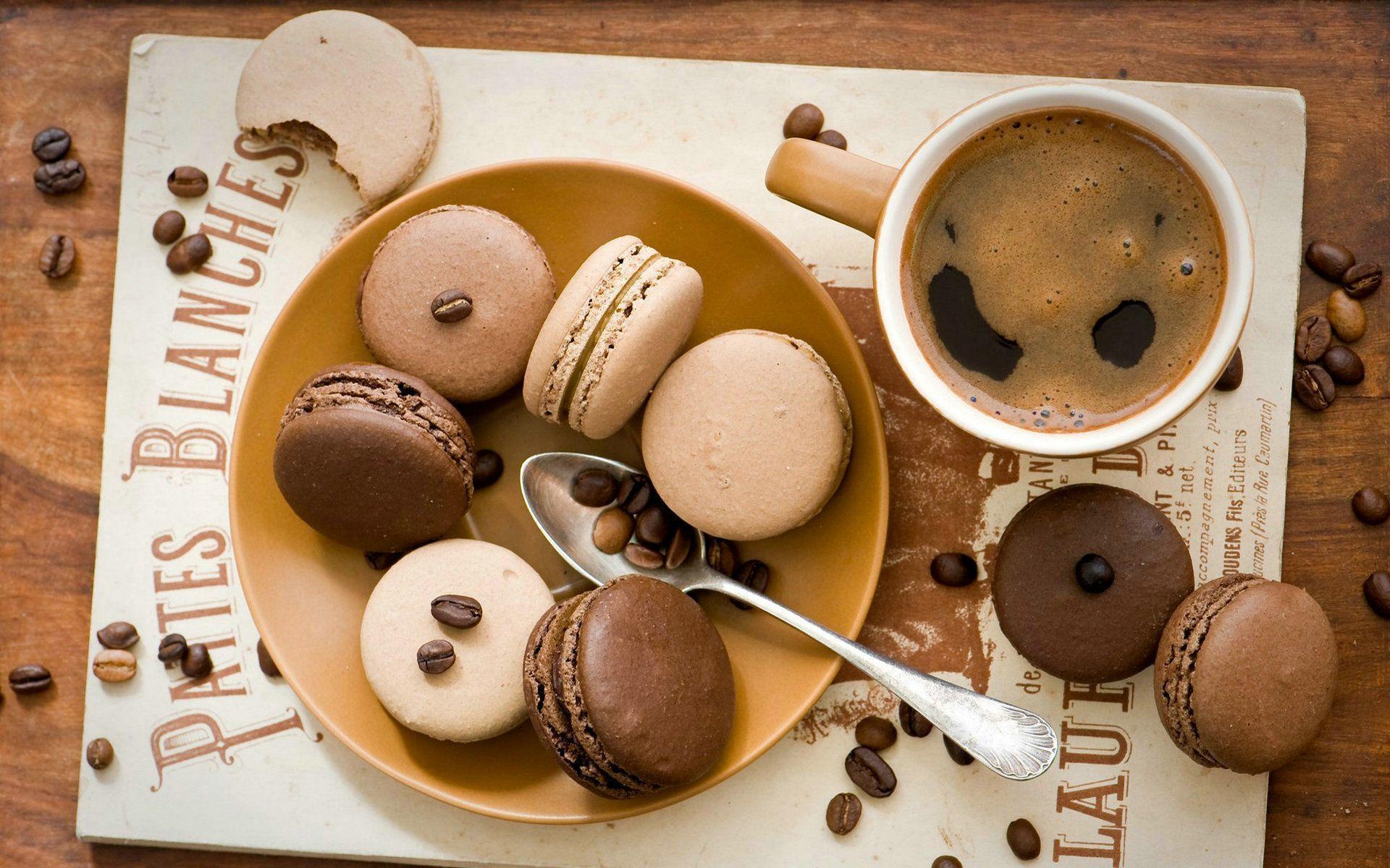 Macaron Wallpaper - Chocolate Biscuit With Tea , HD Wallpaper & Backgrounds