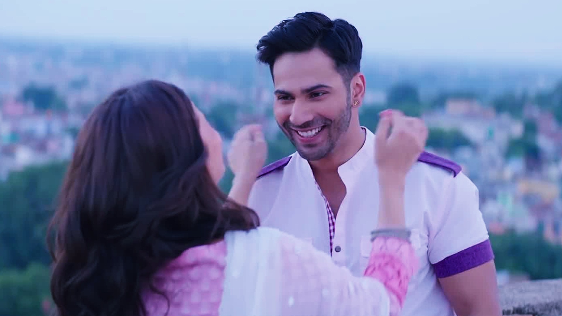 Varun Dhawan Badrinath Ki Dulhania Hd Desktop Wallpaper - Varun Dhawan Badrinath Ki Dulhania , HD Wallpaper & Backgrounds