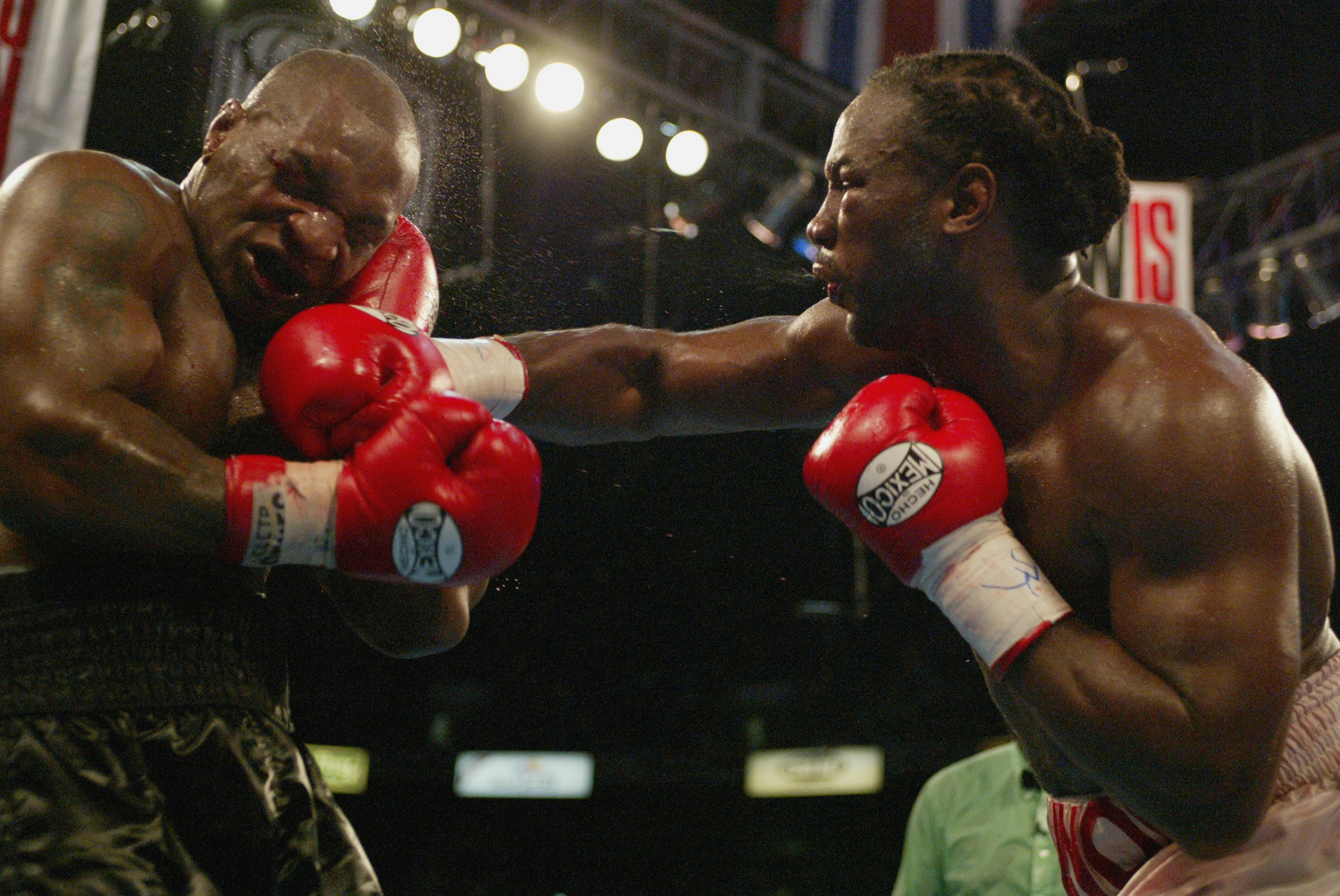 Legendary Boxer Lennox Vs Mike Tyson Wallpaper - Joe Rogan Lennox Lewis , HD Wallpaper & Backgrounds