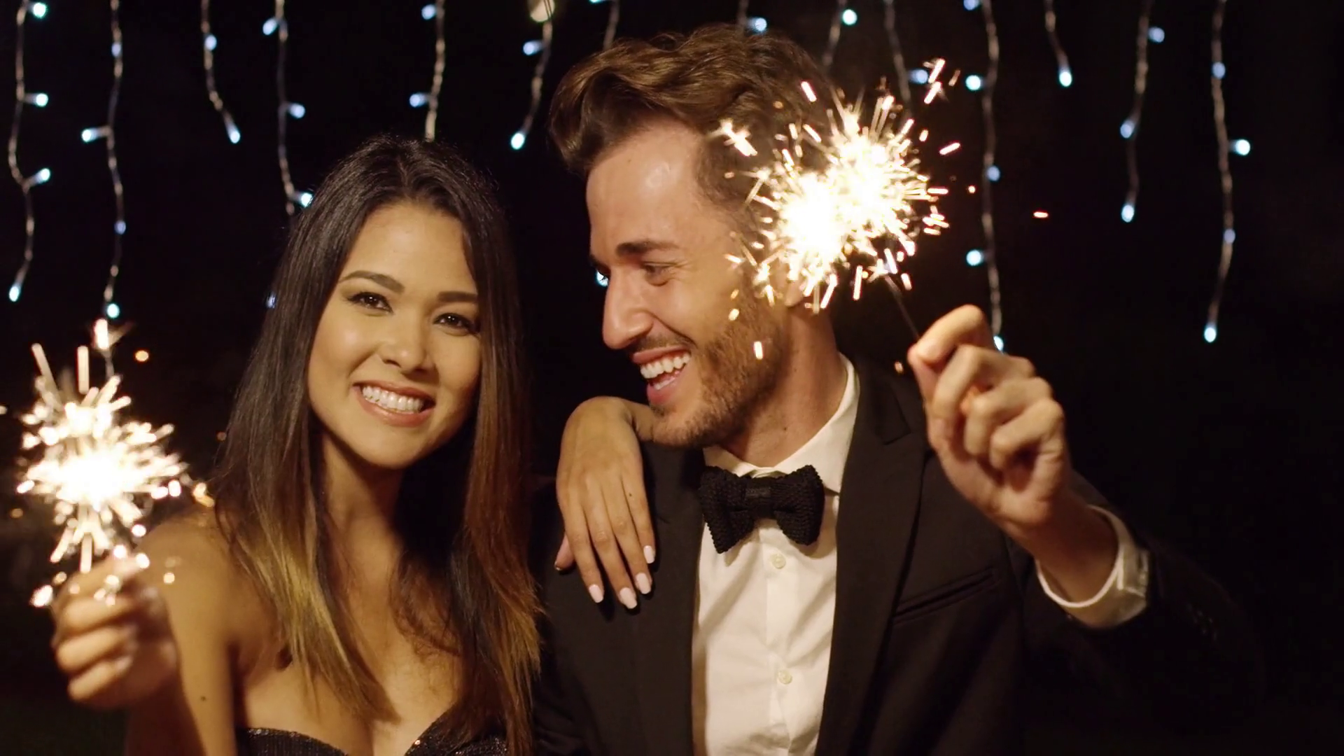 Couple On New Years , HD Wallpaper & Backgrounds