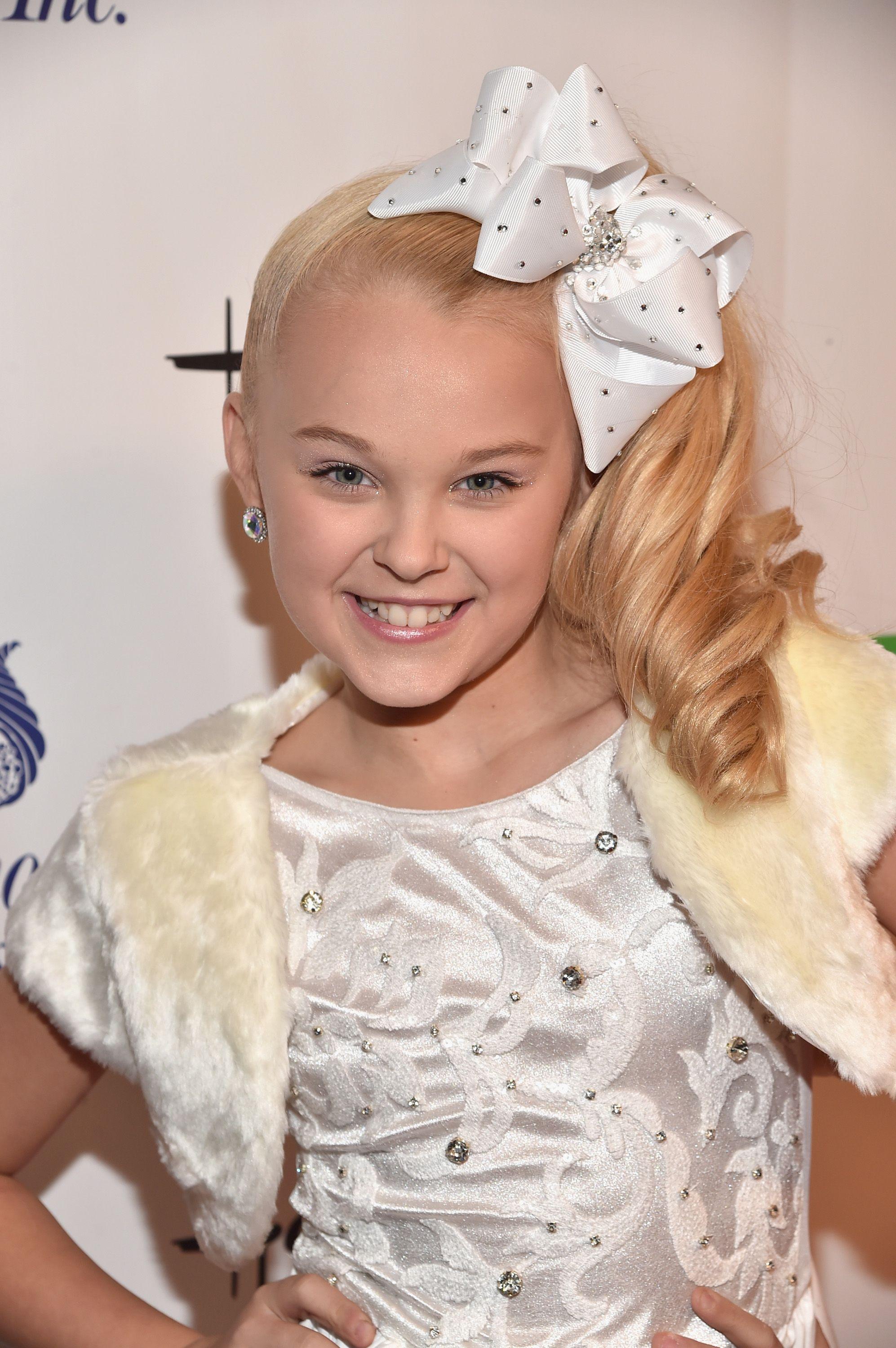 Jojo Siwa With A Bun , HD Wallpaper & Backgrounds