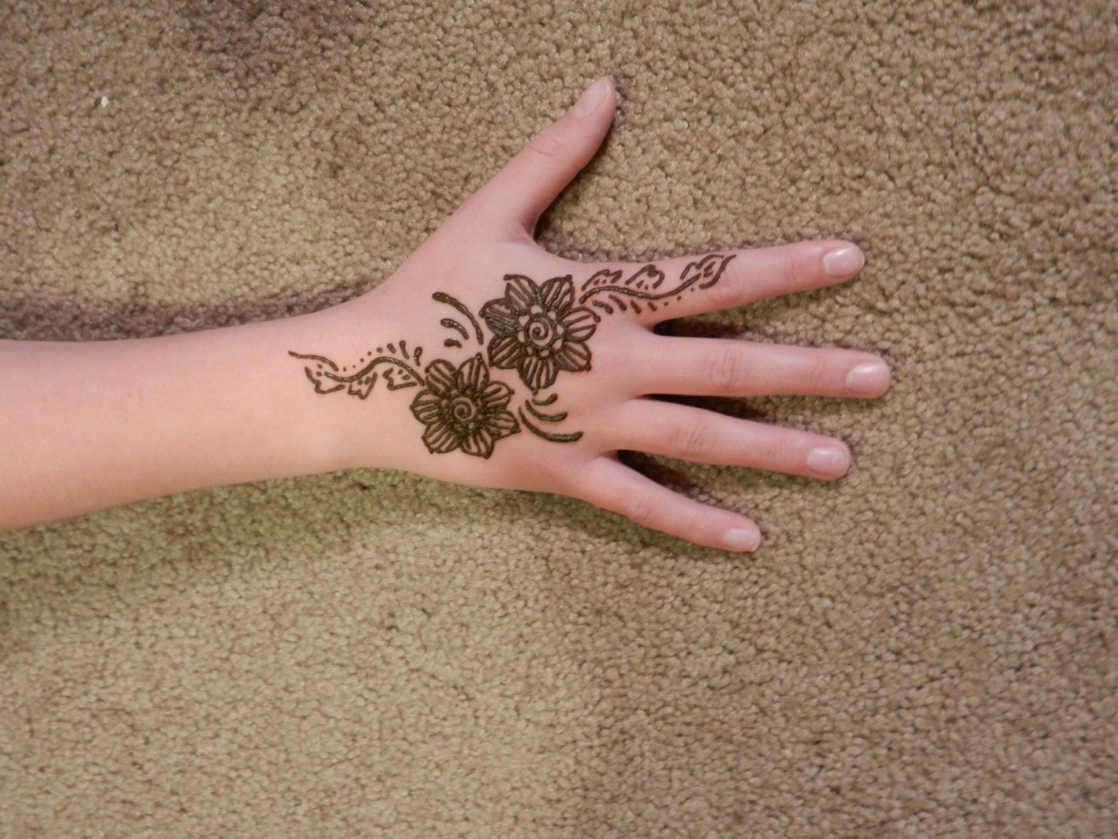 Simple Cute Mehndi Designs , HD Wallpaper & Backgrounds