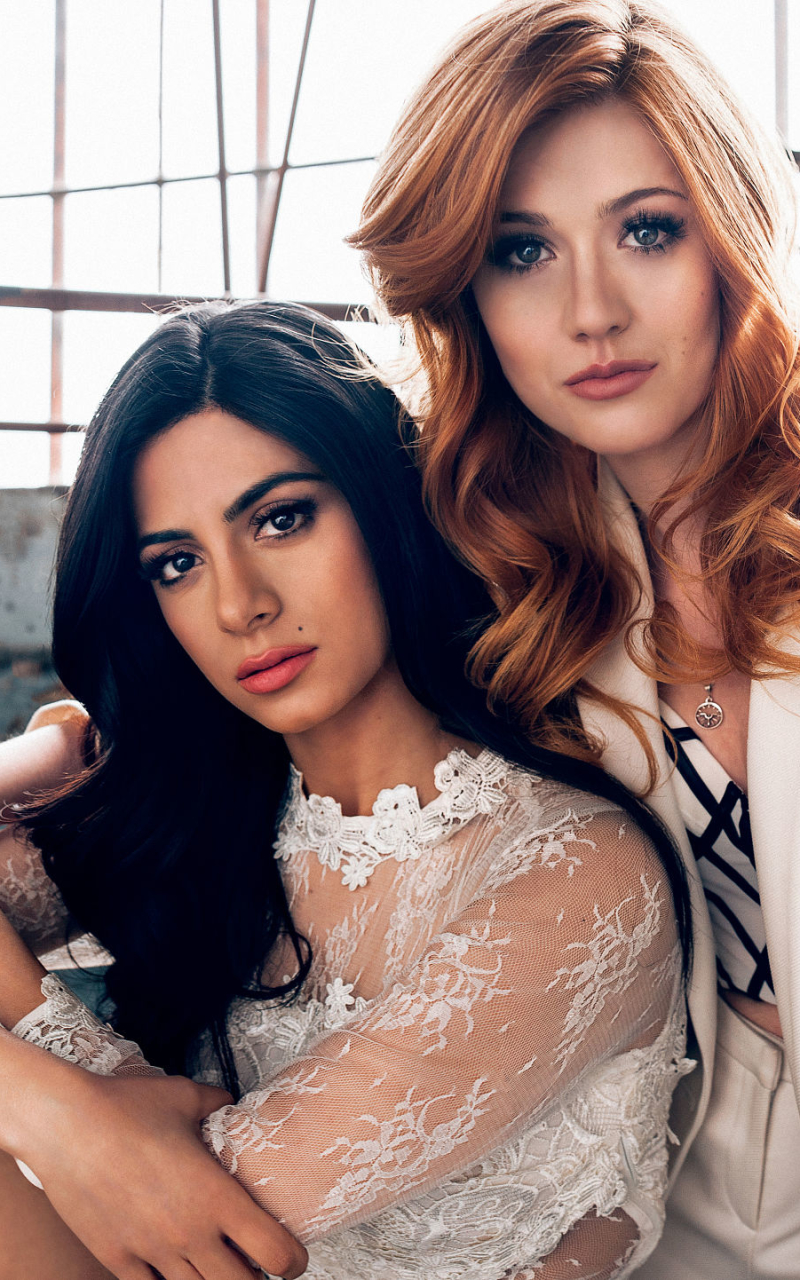 Shadowhunters Clary And Isabelle , HD Wallpaper & Backgrounds